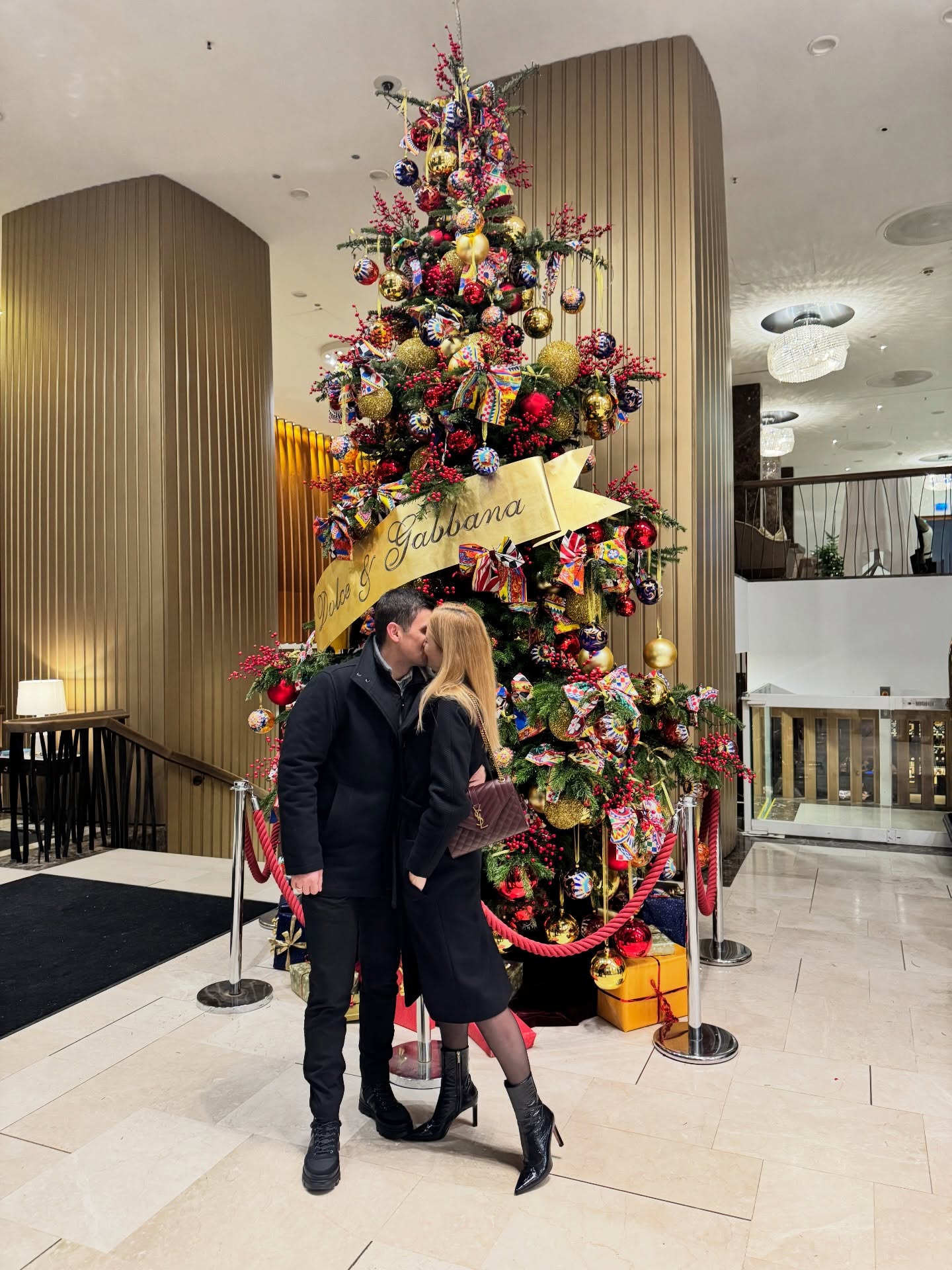 Went out for “just a steak”… ended up having a full-on love affair—with both the steak and my fav person whom I kissed in front of the Christmas tree. 🎄🥩
Regrets? Absolutely none.
#RitzVienna #Dstrikt #SteakDate #ChristmasKiss #FoodBeforeFeelings #ViennaVibes #frenchkiss #mmtravels