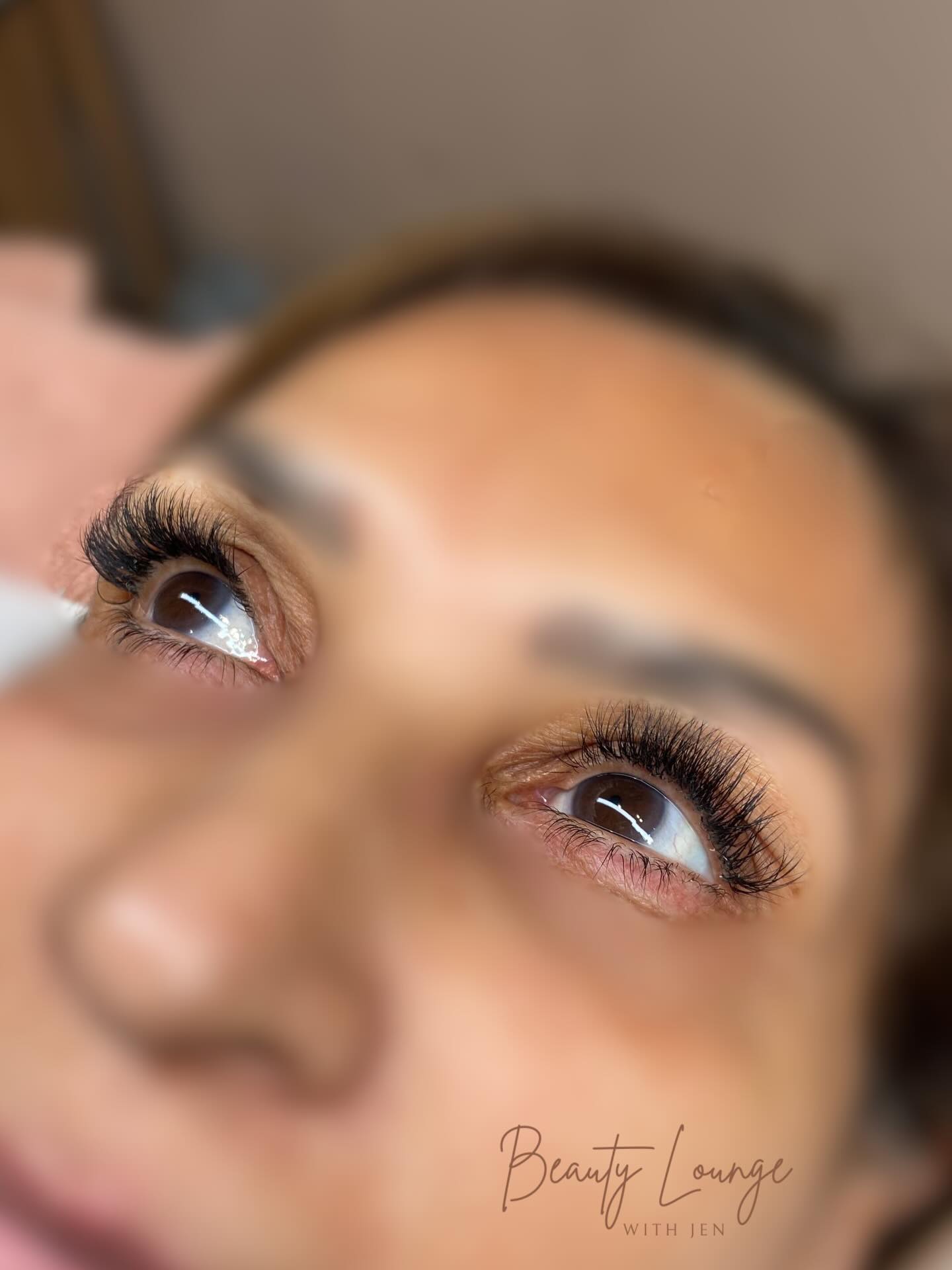 Hybrid lashes: the perfect blend of classic elegance and fluffy volume. 💖
📅 Now booking December appointments — reserve your spot today! Don’t wait!
#hybridlashes #lashextensions #bexleyheath #december #london