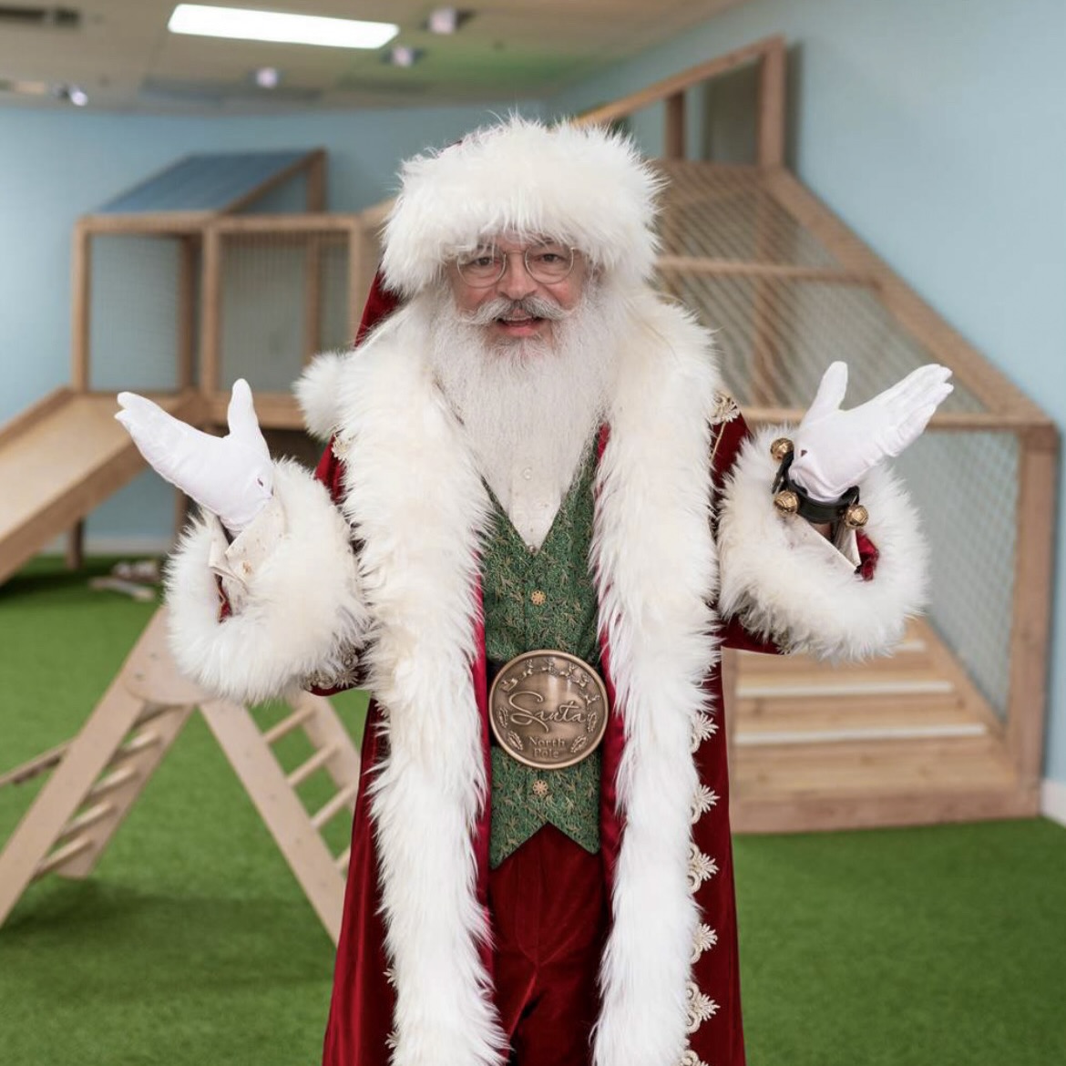 Santa Claus is coming to Little Leaf Play Studio - REGISTRATION IS OPEN 🎄
Head to www.LittleLeafPlayStudio.com/Santa to save your spot. This magical 1.5 hour event includes :
- 1.5 hour magical play session with Santa
- Holiday Treats & Crafts
- Cookie Decorating
- Photo Opportunities with Santa
- Sing Carols & Christmas Story Time
This is a ticketed event.