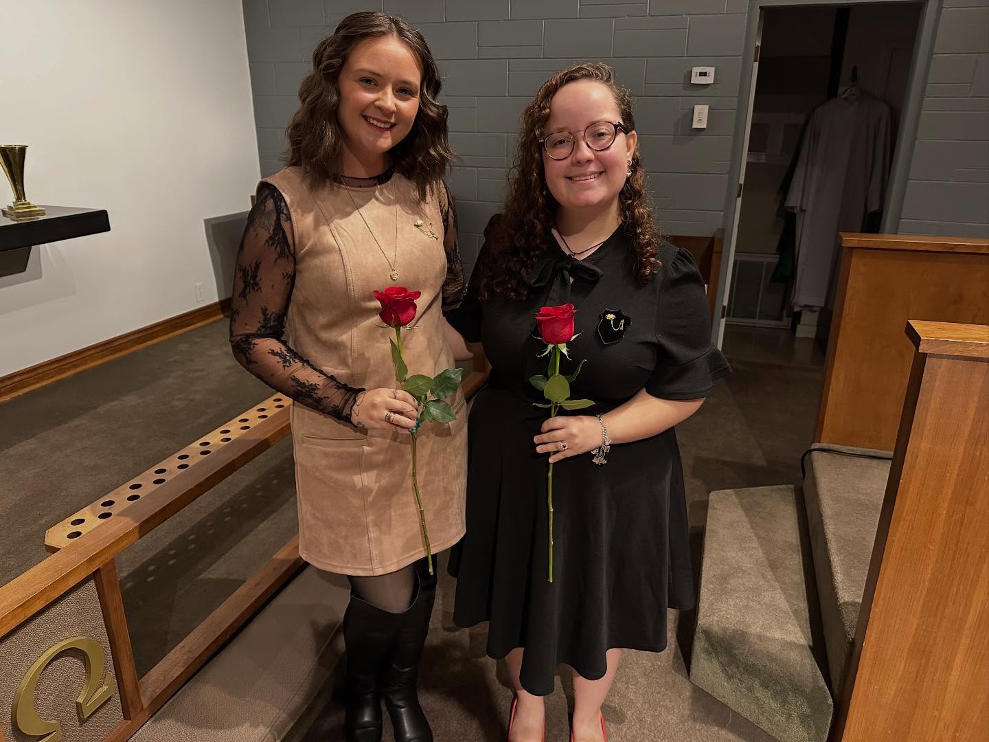 What a beautiful evening to welcome our newest affiliates, Erin Buckley and Bailey Burton! It was extra special for Pam, who now gets to share a chapter with her daughter she calls a sister. 🌹♥️ We also welcomed our president Lauren back from a theatrical leave of absence. Happy Thanksgiving and see you in January, LCAC!