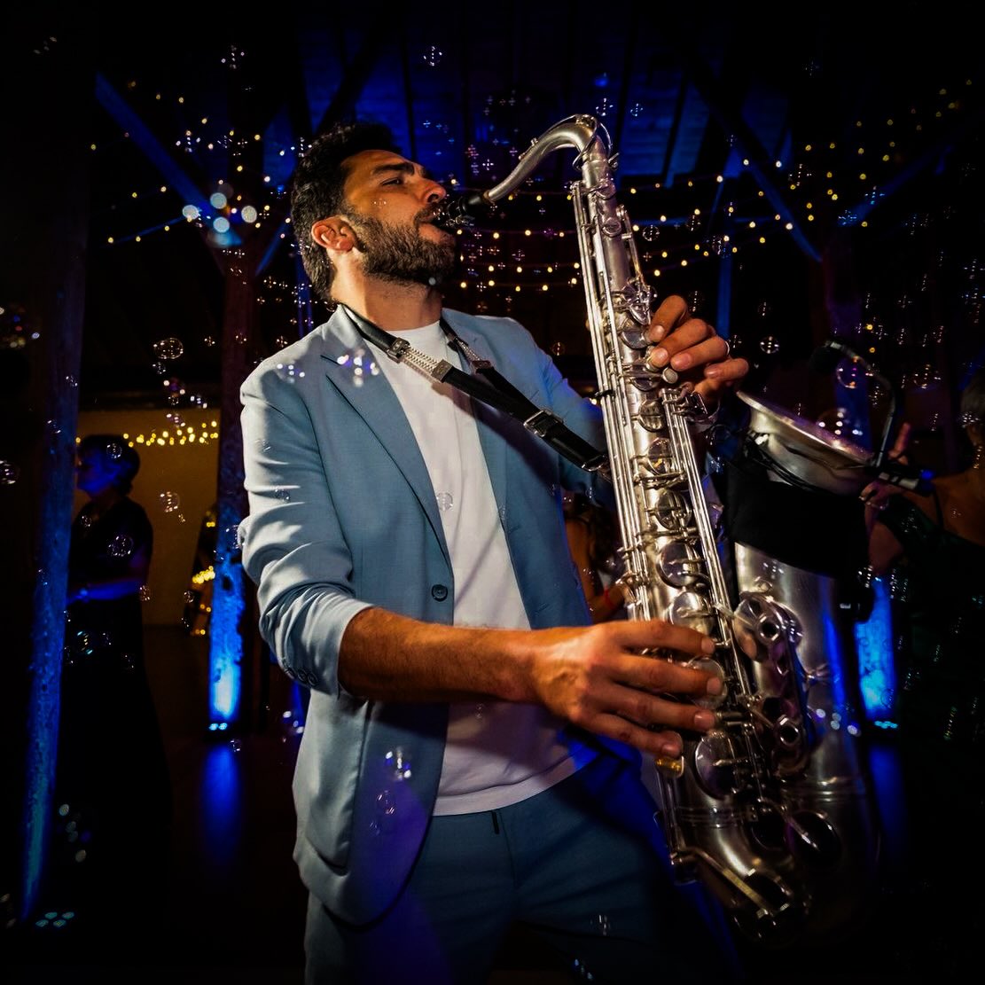 DJ saxophoniste pour tous vos événements. #djsax #djlausanne #djmontreux #djsuisse