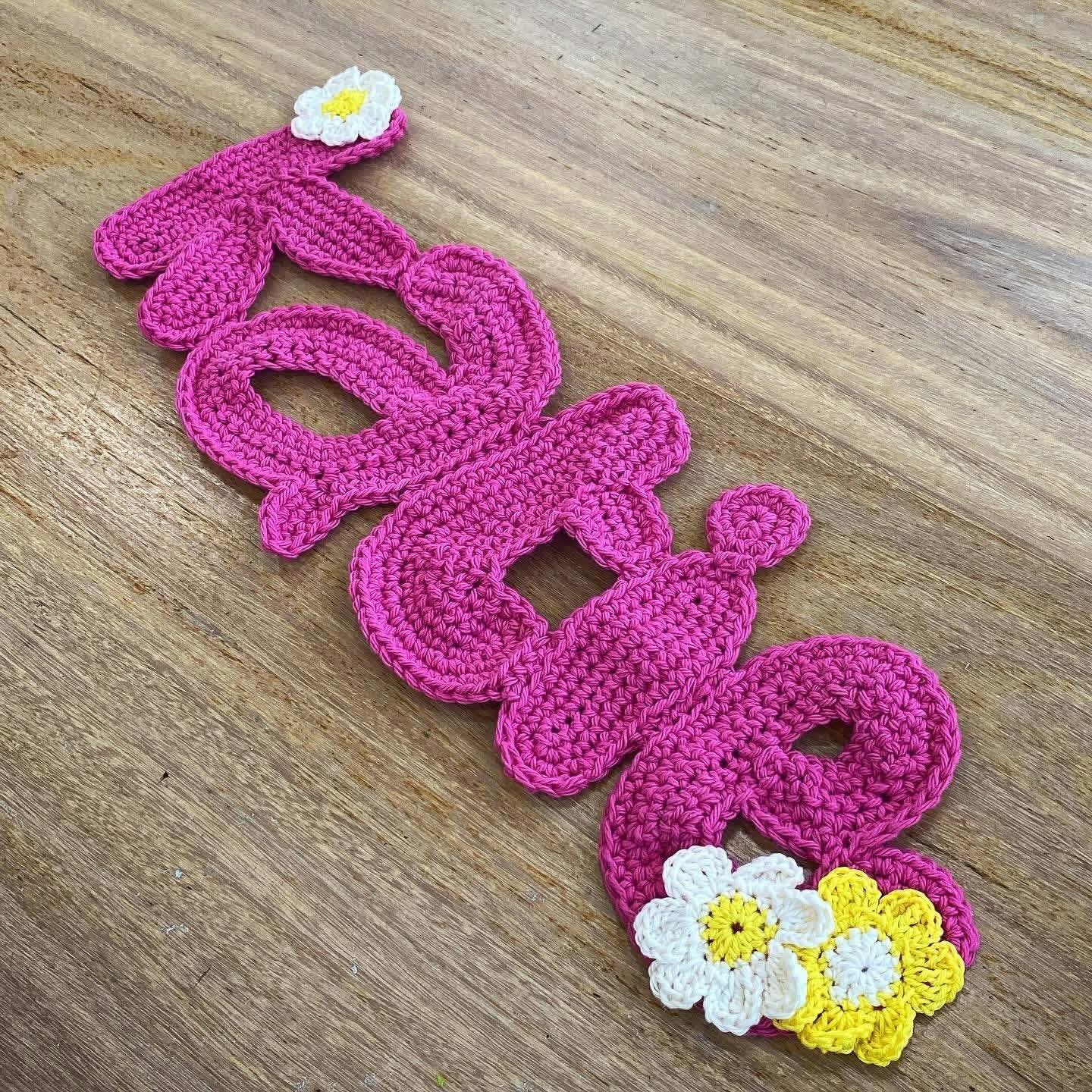 Two years ago I made this for a super special girl … time flies! 🩷 I need to find that @simplycrochetmag issue and do some more, such cute letters @tomdaley 🩷🩷
#memories #crochet #crochetalphabet #tomdaley #stresslesscraftmore #happyplace #simplycrochet