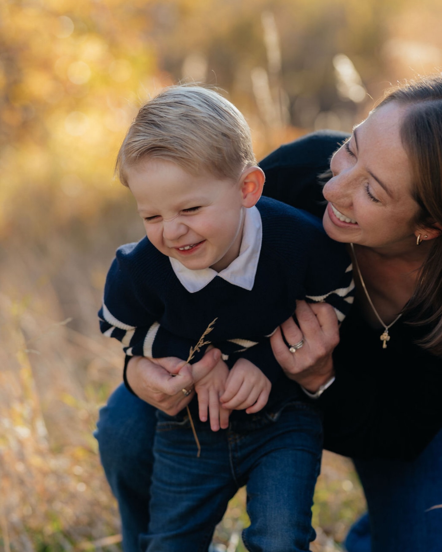 Even though I’m excited for snowy photos (and even more excited for green to come back), nothing beats the fall colors!
#saltlakecityphotographer #loveandwildhearts #saltlakecityelopement #northernutahphotographer #utahisbeautiful #utahunique #saltlakecity #visualambassadors #utahphotography #utahweddings #posepatch #utahisrad
