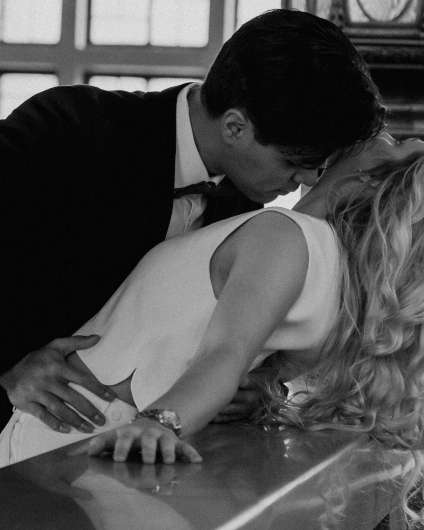 An absolute dreamy session with these two🤍🎞️
#münchen #editorialshoot #oldmoneystyle #couplephotographer #couplephotography #münchenfotograf #authenticlove #paarfotografie #storytelling #elegant #weddingphotography #destinationweddings