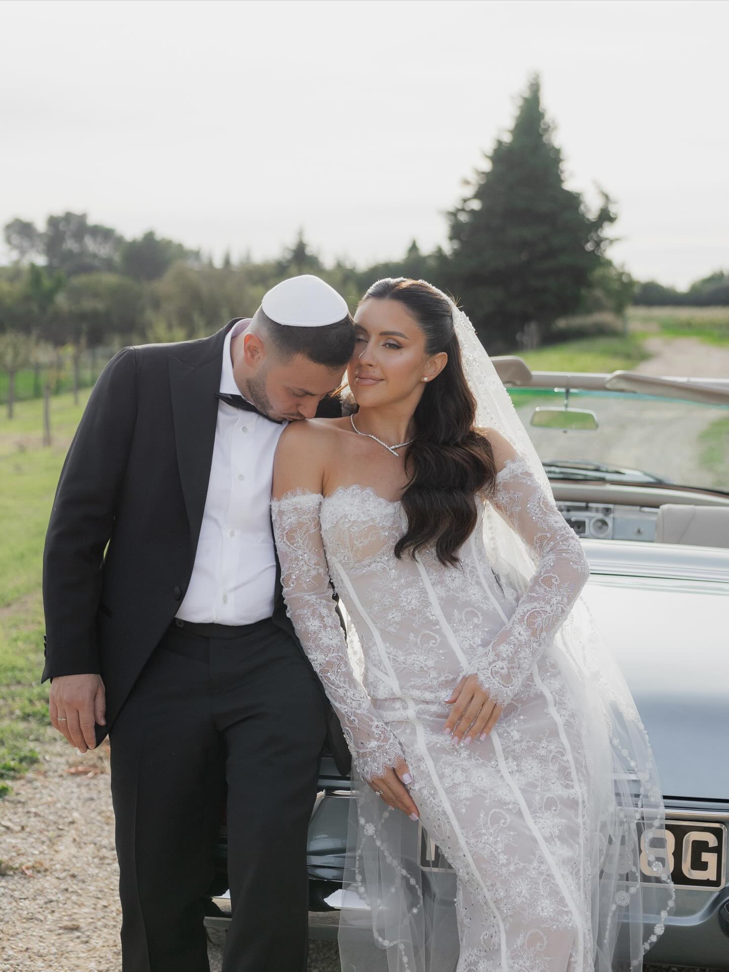 Ksenia and Michael ✨
📸 @akosheleva_ph
🪄 @laphoceenneevents_wedding
🕯️ @whiteblossom_decoration
🎧 @charly_ettedgui
🎷 @dimasaxo
👨🏻🍳 @guillaume_eastkitchen
📍 @chateaugigognan
🎥 @pierrefroger.films
🌸 @bloomday.fleuriste
🎸 @hyperfunkband
💇🏻♀️ @leahair__
💋 @kl.makeuphair
💋 @sanaa_make_up
📱 @love.content_
🎤 @celebrantinprovence
💈 @wiiiinnys
🍰 @lesdelices2gladys
🍸 @monsieur_cocktail
🚙 @provenceclassics