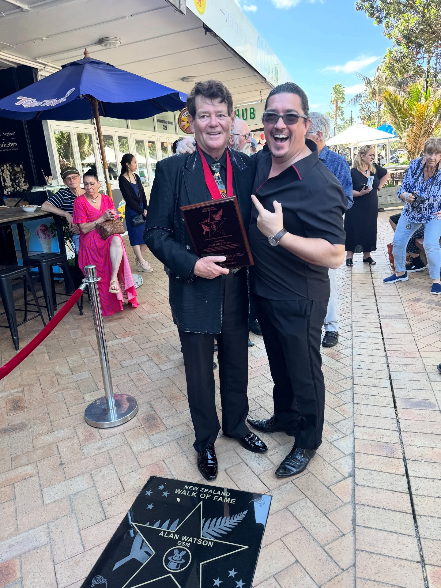 Great to have been part of the team performing in honour of @alanwatson_qsm Alan Watson’s induction into the NZ Walk of fame and his 75th birthday this last weekend. Was a great evening getting to perform with some of NZ’s top entertainers. Nala was so excited to see us when we got home she even jumped onto the car too lol 😂. She would have loved the magic (and the beach too ha ha).