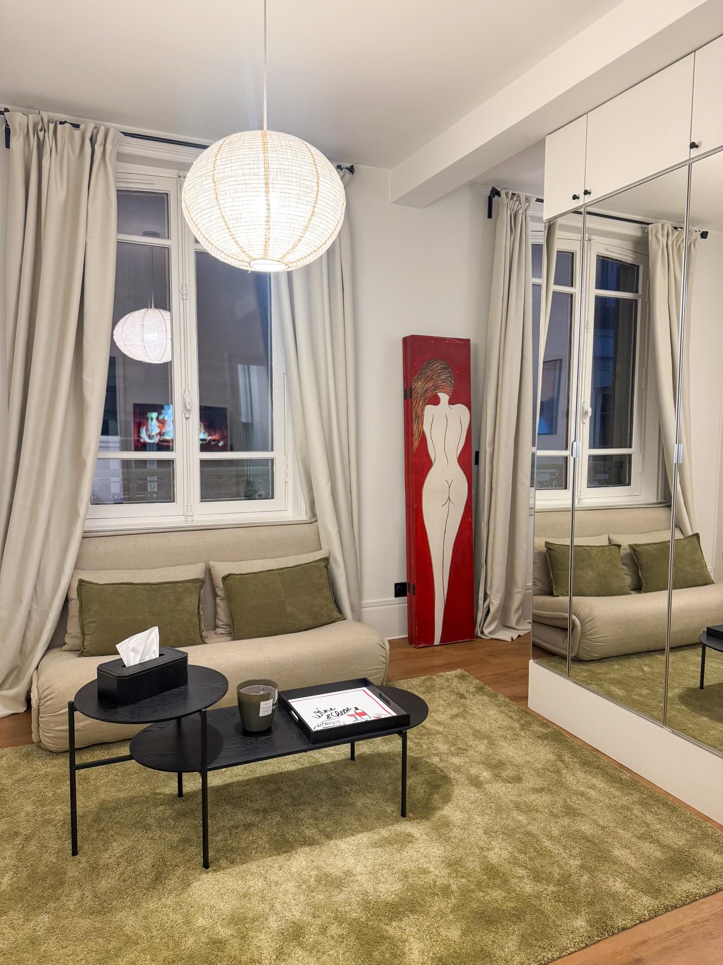 ✨ Casa Livia – Studio design au cœur de Trouville-sur-Mer ✨
Un grand studio entièrement rénové, moderne & chaleureux, idéal pour 2 voyageurs.
Situé en plein centre, à quelques pas de la plage, du marché aux poissons et de la Rue des Bains.
Intérieur soigné :
• Coin nuit cosy (lit double)
• Salon lumineux avec canapé & TV
• Cuisine équipée
• Salle de bain moderne
Parfait pour un week-end détente ou une pause iodée à deux !
https://www.airbnb.com/l/vo9au9bN
https://www.booking.com/Share-isW9Pxb