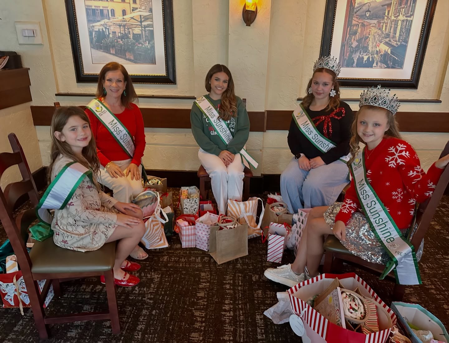 Smiles, gifts, and gratitude all around! 🎁✨
Some of our Miss Sunshine Charity Pageant royalty and staff gathered today for a holiday luncheon and gift exchange to celebrate an incredible year of service so far in 2025.
Feeling so thankful—and excited for what’s ahead. Here’s to an even better 2026! 💫 #misssunshinecharitypageant #grateful #yearofservice #spreadingsunshinethroughkindness