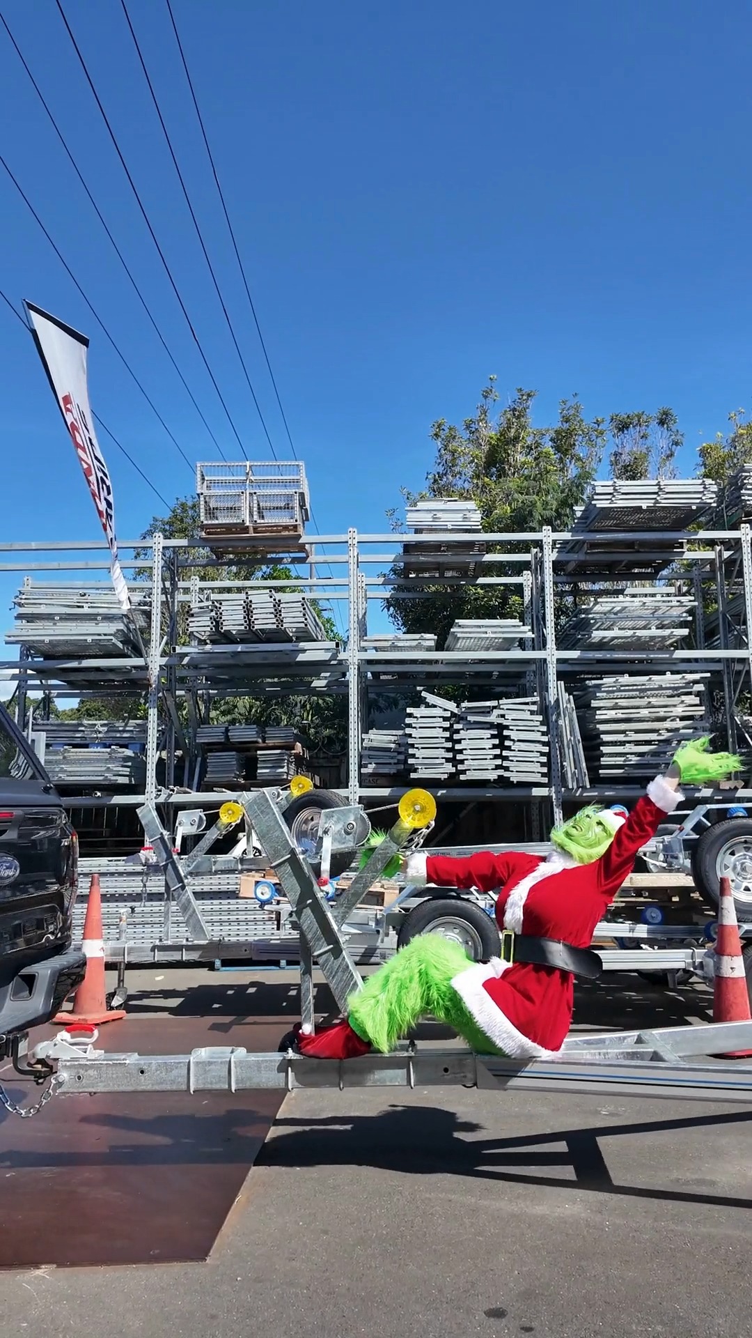 He always has to do the opposite… you never know what he’ll get up to next! 😏
#aakronxpresstrailers #boatingnz #nz #AffordableTrailers #grinchmas