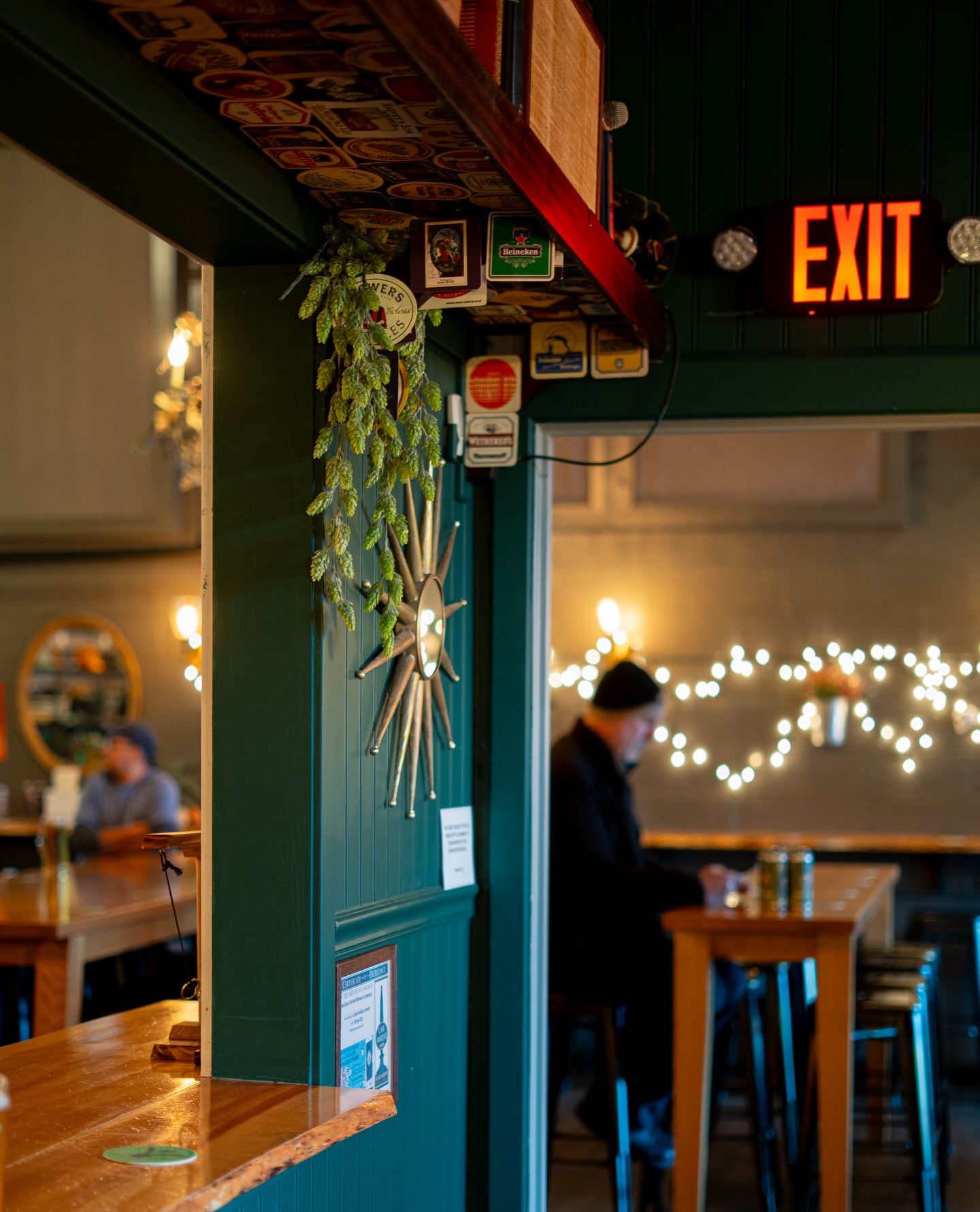 This cold weather calls for a cozy taproom hang. Warm up with a hot mulled cider or a pint of cask ale then kick back with some live bluegrass by Hitch & the Giddyup at 6:30pm!
Dinner from Mestezo Grill tonight and all weekend. Come hang!!
@hitchandthegiddyup @mestezogrill