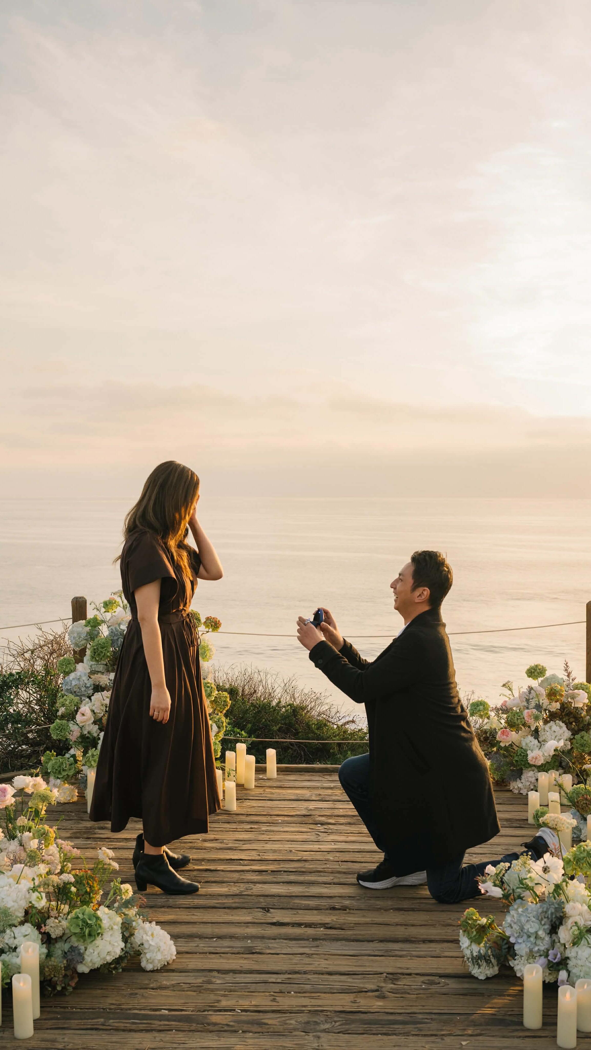 The perfect proposal for our very own Janice 🤍
@theyesstory @theyesstory_janice
@inflowerdesign @hermanauphoto @sunnycaliforniaweddings
#shesaidyes #theyesstory #beachproposal