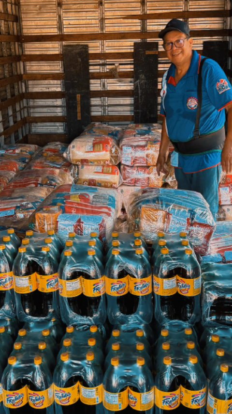 🚛 ABASTECIMENTO GARANTIDO: Cuidar de quem produz! 📦
As imagens falam por si: nossa equipe está a todo vapor organizando a chegada de mais cargas de Cestas Básicas.
Este é um dos benefícios mais importantes do SINDMASSA MS para os nossos associados: garantir alimentação de qualidade com um custo acessível, direto para a sua mesa.
Para a nossa diretoria, a preocupação vai muito além da negociação salarial. A saúde alimentar do trabalhador e de sua família é pilar fundamental de uma vida digna.
🌍 Compromisso Global:
Esta ação reafirma nosso alinhamento com os Objetivos de Desenvolvimento Sustentável (ODS) da ONU, colaborando diretamente com:
🔹 ODS 2 (Fome Zero e Agricultura Sustentável): Promovendo o acesso seguro a alimentos nutritivos.
🔹 ODS 3 (Saúde e Bem-Estar): Porque alimentação é a base da saúde preventiva.
Ser associado SINDMASSA MS é ter a certeza de que você nunca está sozinho.
🔗 Saiba mais sobre este e outros benefícios em:
www.sindmassams.org.br
✨ SINDMASSA MS: União que alimenta, força que transforma.
#SINDMASSAMS #BeneficioSocial #CestaBasica #TrabalhadorValorizado #SaudeAlimentar MatoGrossoDoSul ODS ONU Sustentabilidade SindicalismoSerio BemEstar Nutrição