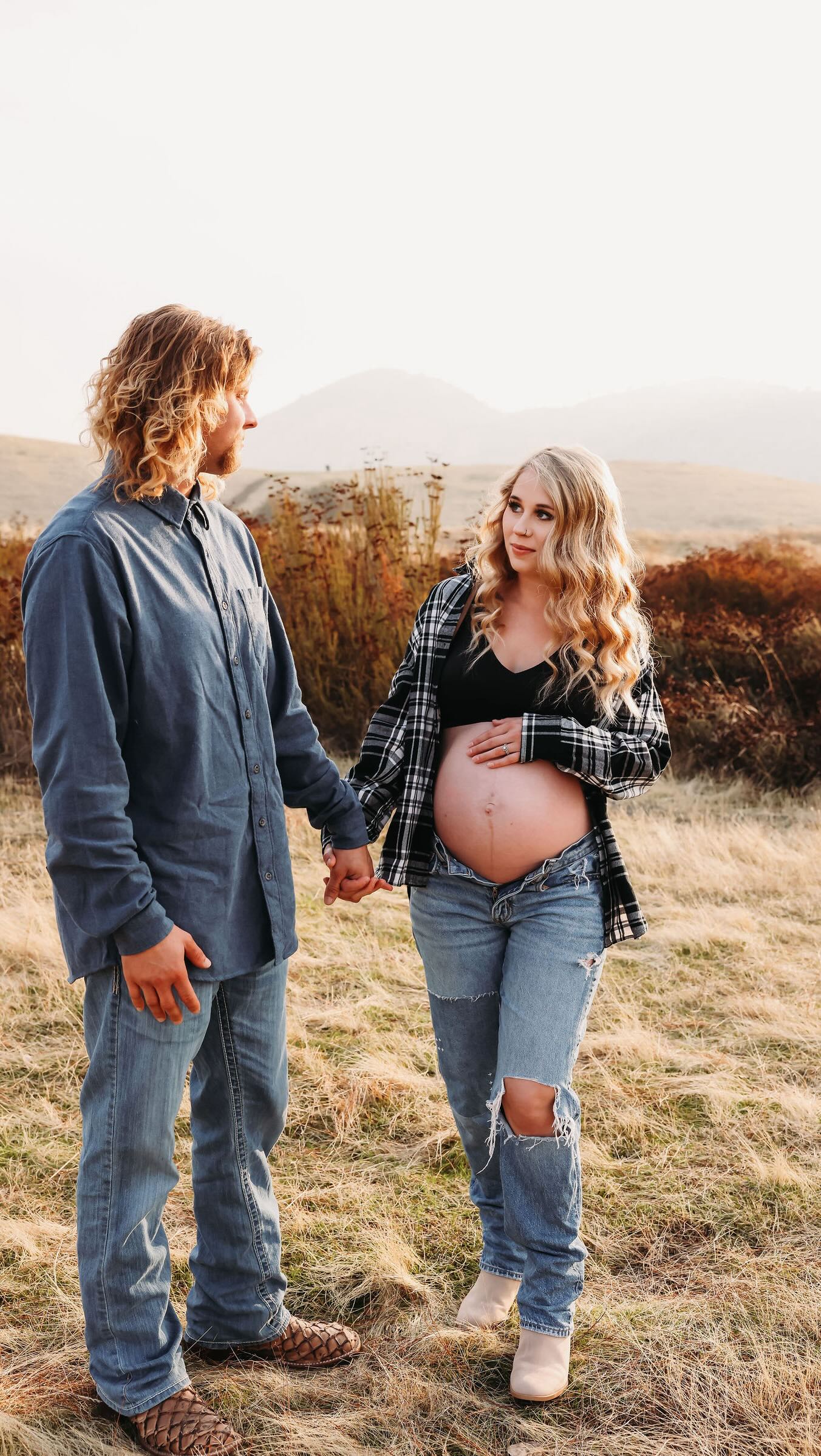 Planning a maternity session? 📸 Here are 6 things to keep in mind before booking 🤍👇🏻
1. Schedule 28–34 weeks.
This is when your bump is usually round + visible, but you still feel comfortable. (Earlier or later works too depending on how you’re showing, or feeling!)
2. Wear something flowy + soft.
Movement photographs beautifully and keeps you comfy.
3. Bring two outfits!
One flowy, one fitted- so you get variety in your gallery.
4. Include partner/kids
Those moments tell your family’s story. Add a little extra time for kiddos to warm up.
5. Golden hour is magic
Trust the lighting- it’s worth the timing!
6. Go stylized if you want to level it up!
Picnic setups, florals, baskets, blankets- come with a vision and I’ll help bring it to life.
Ready to plan yours? 🤍 DM: @sarahauroraphotography