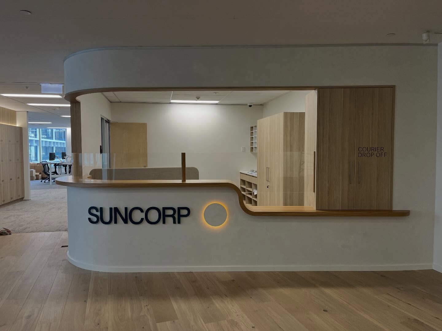 Part 2 of this install! Crafted from Laminex Melteca + Veneer, and built with pure determination. The team absolutely smashed it on this one!🙌🏼
Manufactured & installed by Pollett Furniture & Joinery
Lighting & decal supplied by others