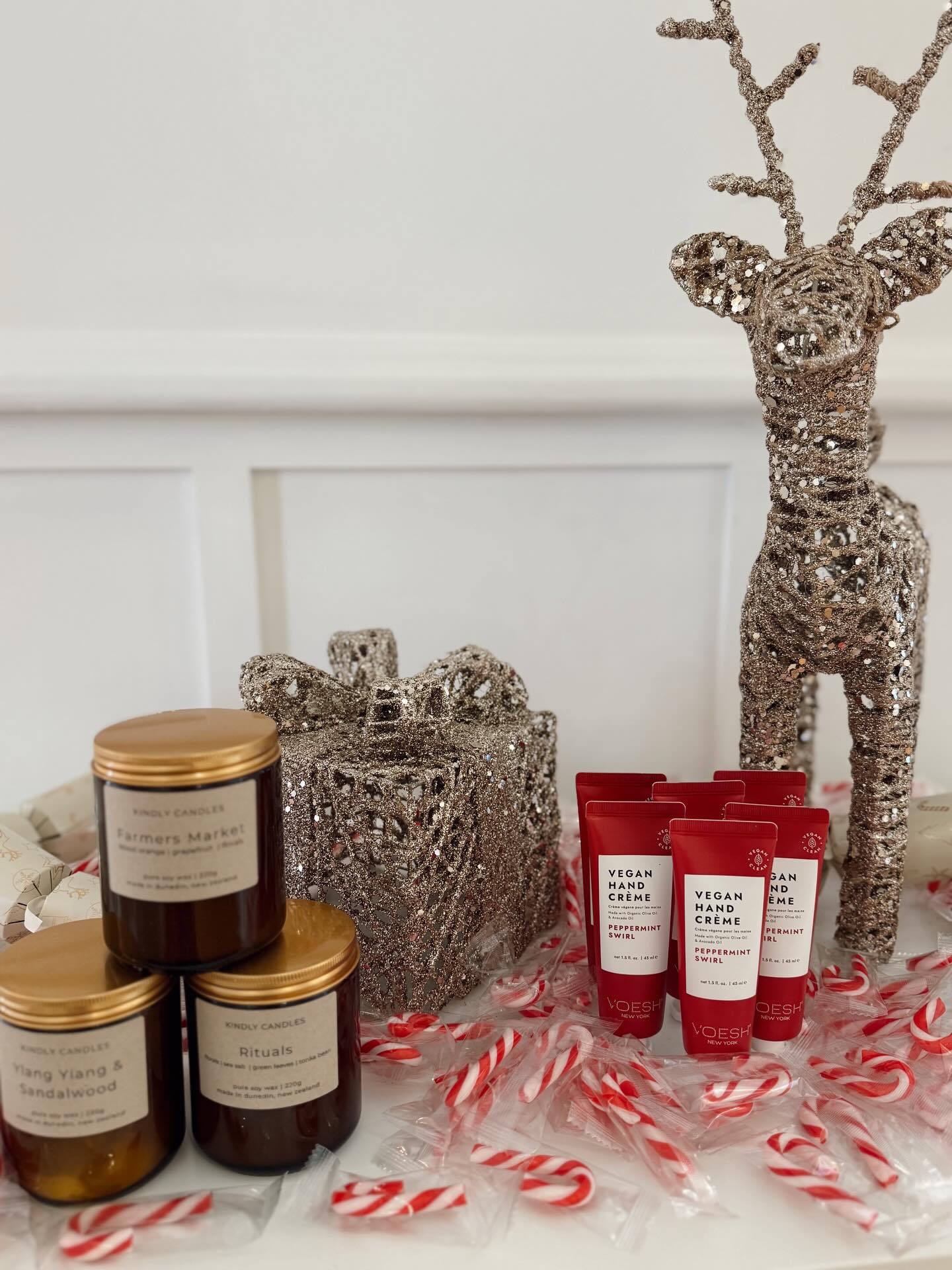 ✨ Christmas Time at embellir ✨
Our clinic will be wrapping up for the year on Saturday, 20th December, so make sure to lock in your appointments before we close for the holidays.
If you’re feeling a little stuck for gift ideas, we’ve got you covered with some gorgeous Christmas goodies,
🎁 Clinic vouchers
🕯️ Kindly Candles – $42
❣️Vegan Peppermint Swirl Hand Cream – $15
Perfect for stocking fillers, secret Santa, or a little something for someone special (including yourself!).
embellir will be open for the new year on Tuesday the 6th of January 🫶🏼