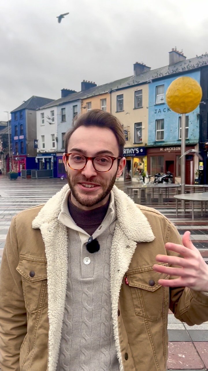 Live from the Coal Quay! Daniel tells us a little bit about what we are looking for in our Cork Fringe 2026 applications — ft Cork pigeon apocalypse.
Cork looks better in May and Daniel can confirm he does not have avian flu, we promise 🙏🏼
—
Cork Fringe 2026 is back from the 8-10th of May. Our applications are open until January 13th; apply now on our website at www.corkfringe.com