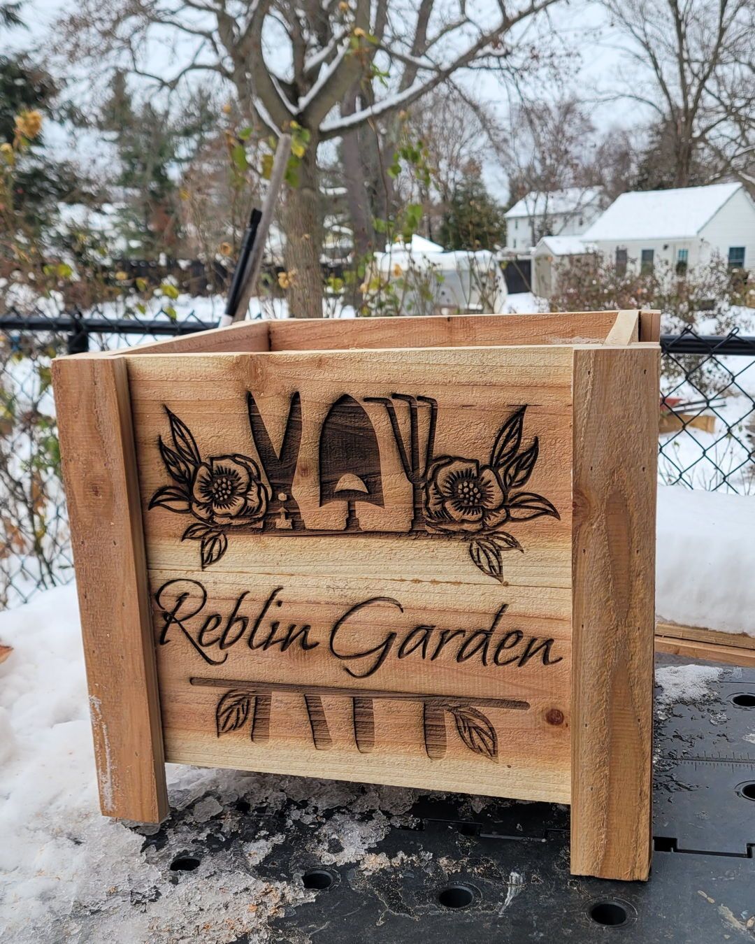 Customer needs it in a hurry, I got it done this weekend, so she won't miss the shipping deadline to Arizona.
#customplanter