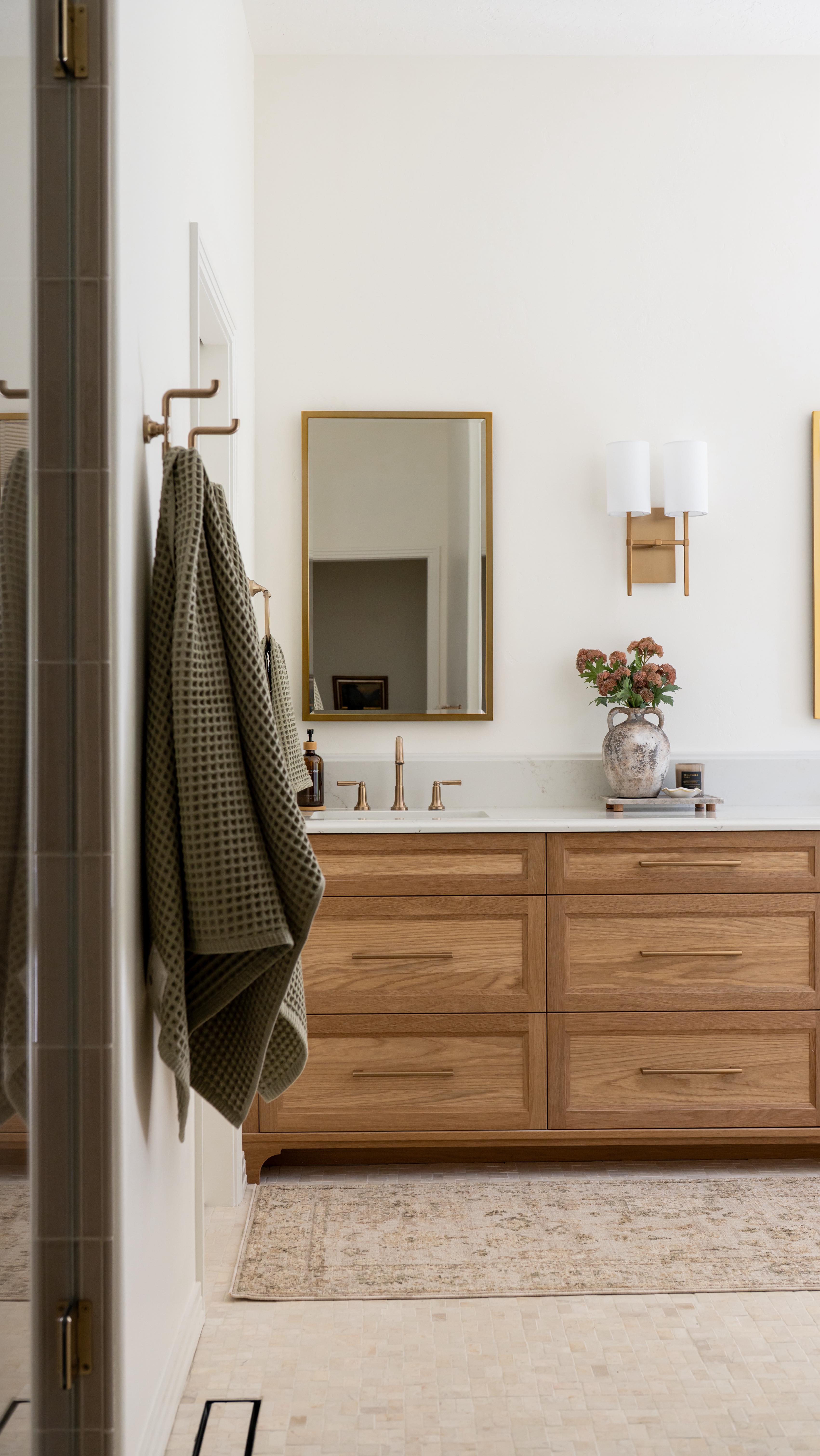 Primary bath dreaminess at our European Cozy project 🌿 we designed a welcoming retreat by incorporating lots of texture and natural finishes. The custom vanity is a real highlight - the white oak is stunning but the functionality of all drawers is really what takes the cake. We are so grateful to have been a part of this project! Wonderful clients, a beautiful home, all around good vibes ✨
📸 @sophiawikoffphoto
Design by @greyhousedesignco
Construction by King Built Construction
#boise #boiseinteriordesigner #boiseinteriordesign #bathroomremodel #boisegeneralcontractor