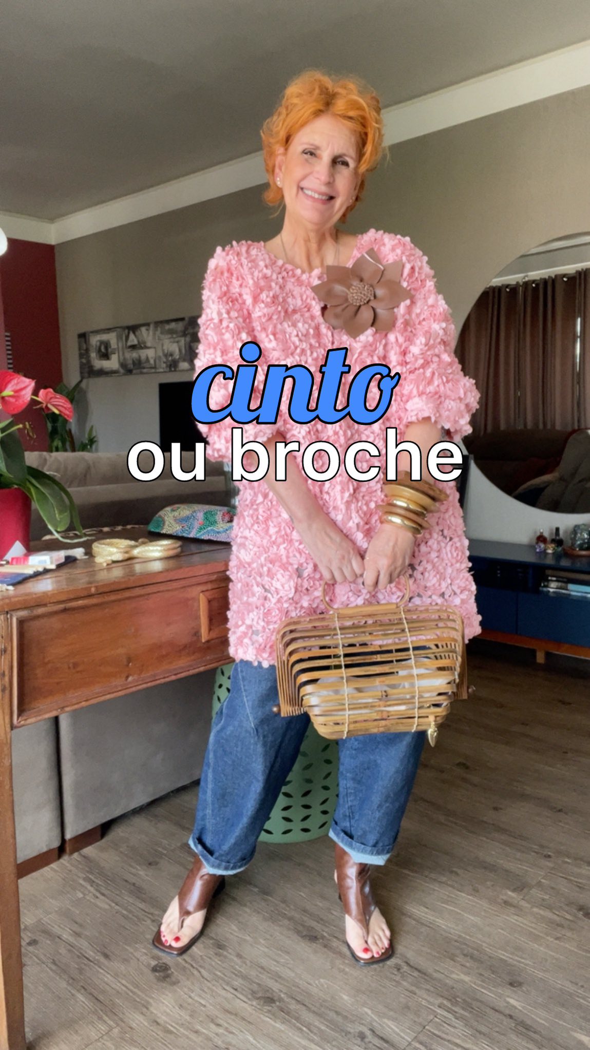 o dia que você entender o poder que um bom acessório tem - você compraria muito menos roupa e muito mais acessórios.
cinto de flor disponível no meu site - link na bio
🤜🏻✨🤛🏻
bjo bjo
💋💋