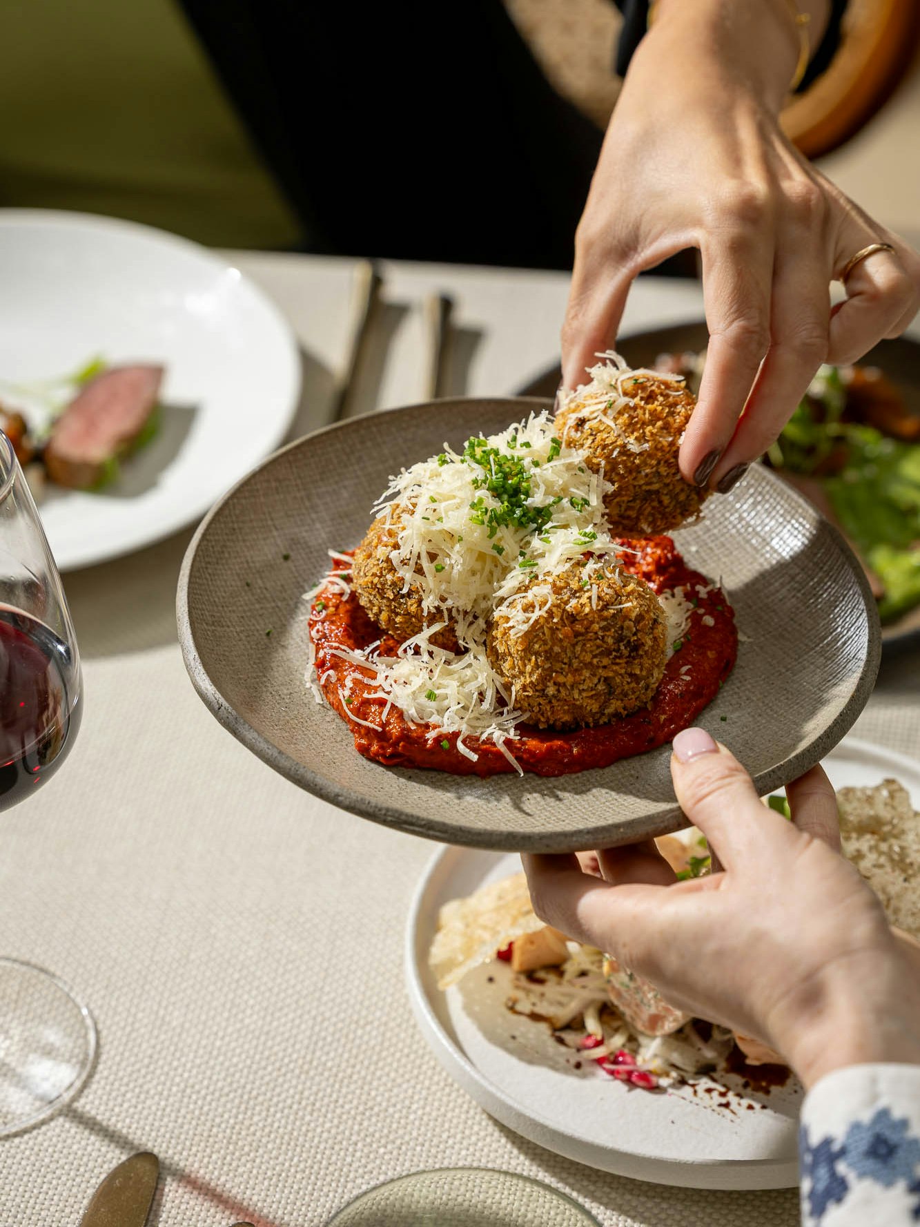 Duck rice croquettes - a dish that captures the warmth and indulgence of the season. ✨
Crisp on the outside, meltingly tender within, paired with sun-dried pepper and sumac purée, completed with a final touch of parmesan. 💫