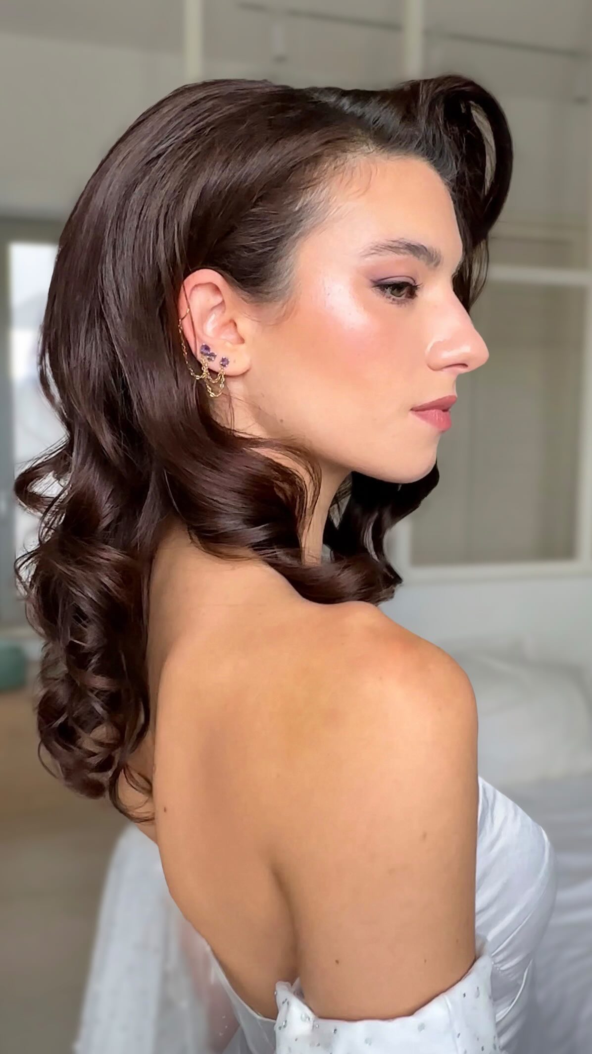Soft and sultry ✨glowy bridal makeup and vintage waves
.
.
Hair: @sofia_hairsalon
Planner: @creteforlove
Photographer: @andreas_markakis
Venue: @markakisestate
Videographer: @eftihismakridis_filmmaker
Bridal gown: @katerina_mavromati_bridal_more
Wedding Rentals: @feel_ultra_event_rentals
Flowers: @tropikana_crete
Model: @fivigarouf
Luxury Car Rental: @luxury_car_rent_midas
#makeupartistgreece #cretewedding#luxurybridalmakeup#bridalstyle#destinationweddingartist#bridalmakeup#weddingingreece