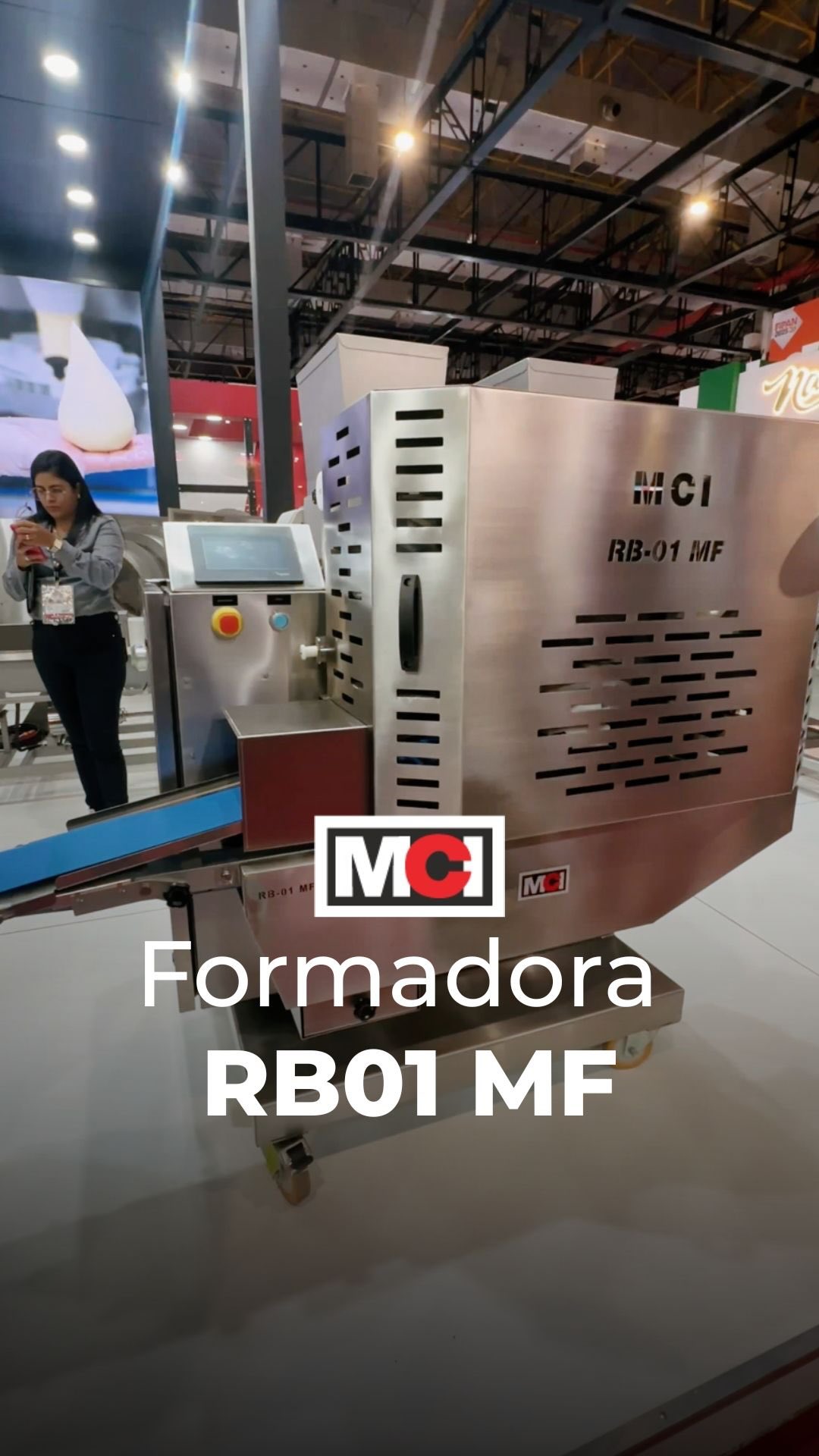 Aumente sua produtividade com a Formadora RB-01 MF da MCI!
Quando o assunto é eficiência na produção, a RB-01 MF entrega resultados que impressionam:
✔️ 1.800 a 2.000 unidades/hora
✔️ Capacidade de até 300 kg/h
✔️ Trabalha com produtos de 30 g a 300 g
Seu sistema de corte flutuante garante cortes precisos e uniformes, enquanto as bombas teflonadas preservam massas delicadas, evitando danos e mantendo a textura perfeita.
A esteira integrada ajuda a manter a integridade do produto e assegura uniformidade no recheio, reduzindo o estresse da massa e otimizando cada etapa da produção.
🔧 Ideal para panificadoras, confeitarias, cozinhas industriais e negócios que buscam padronização, alto rendimento e qualidade constante.
👉 Fale com a Consulte Cozinhas Eficientes e descubra como instalar essa potência no seu negócio!
#rb01mf #industriadealimentos #cozinhacomercial #produtividadeindustrial #altaperformance
#gastronomiaindustrial #foodservicebrasil #cozinhaseficientes #equipamentosparacozinha #equipamentospanificacao #processosindustriais #negociosdealimentos