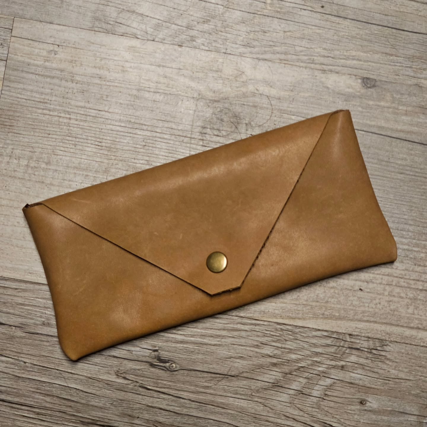 On the push to get projects done...
Leather envelopes ready for engraving...
#customleathersplus #customleatherwork