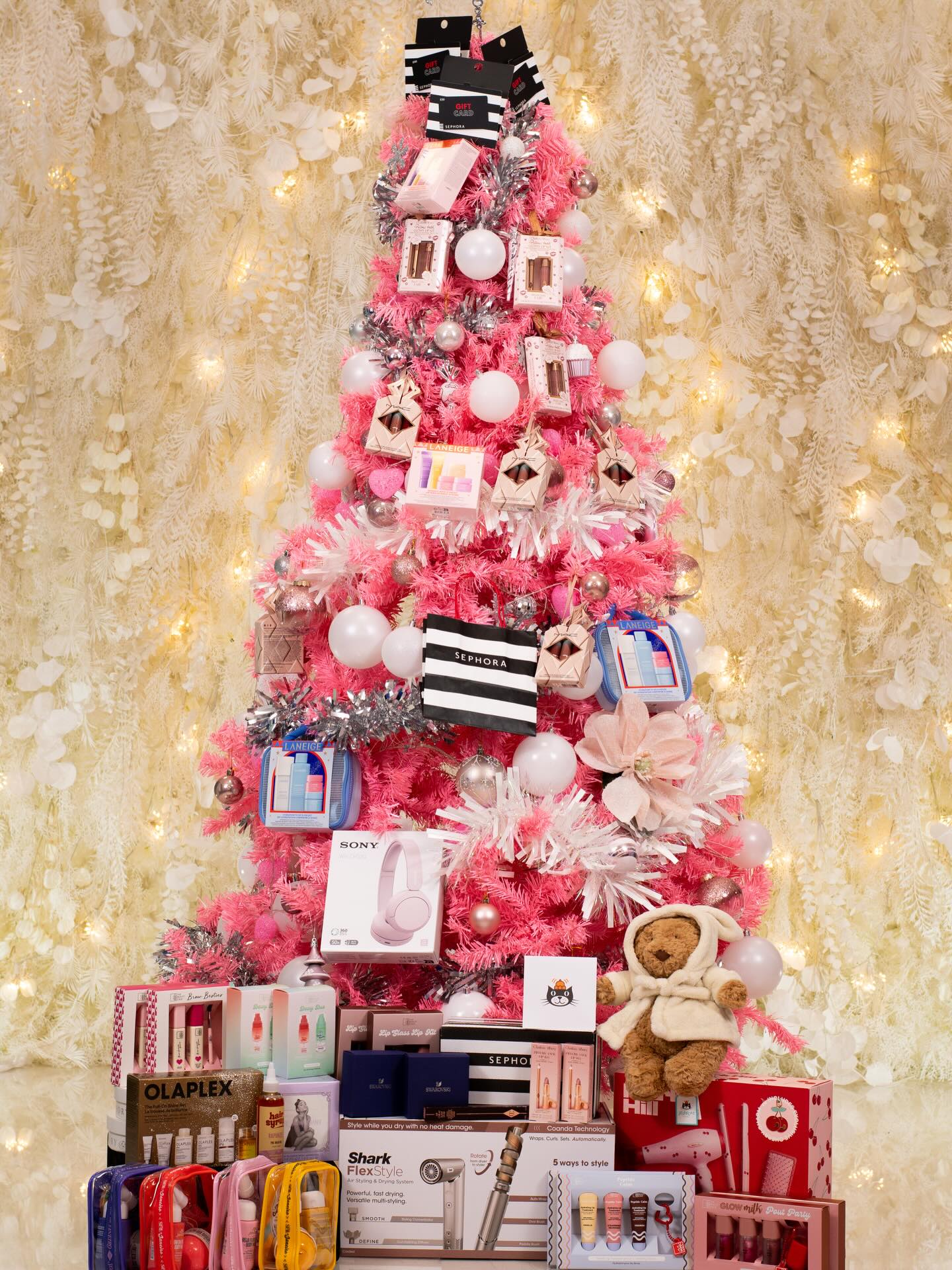 The Christmas tree of dreams🤩
If you would love to win any of these amazing gifts, you can enter our Christmas giveaway (worth £2,000!!)
If you purchase a prom dress with us before the end of December 2025, you will be entered into this amazing draw🤩✨😍