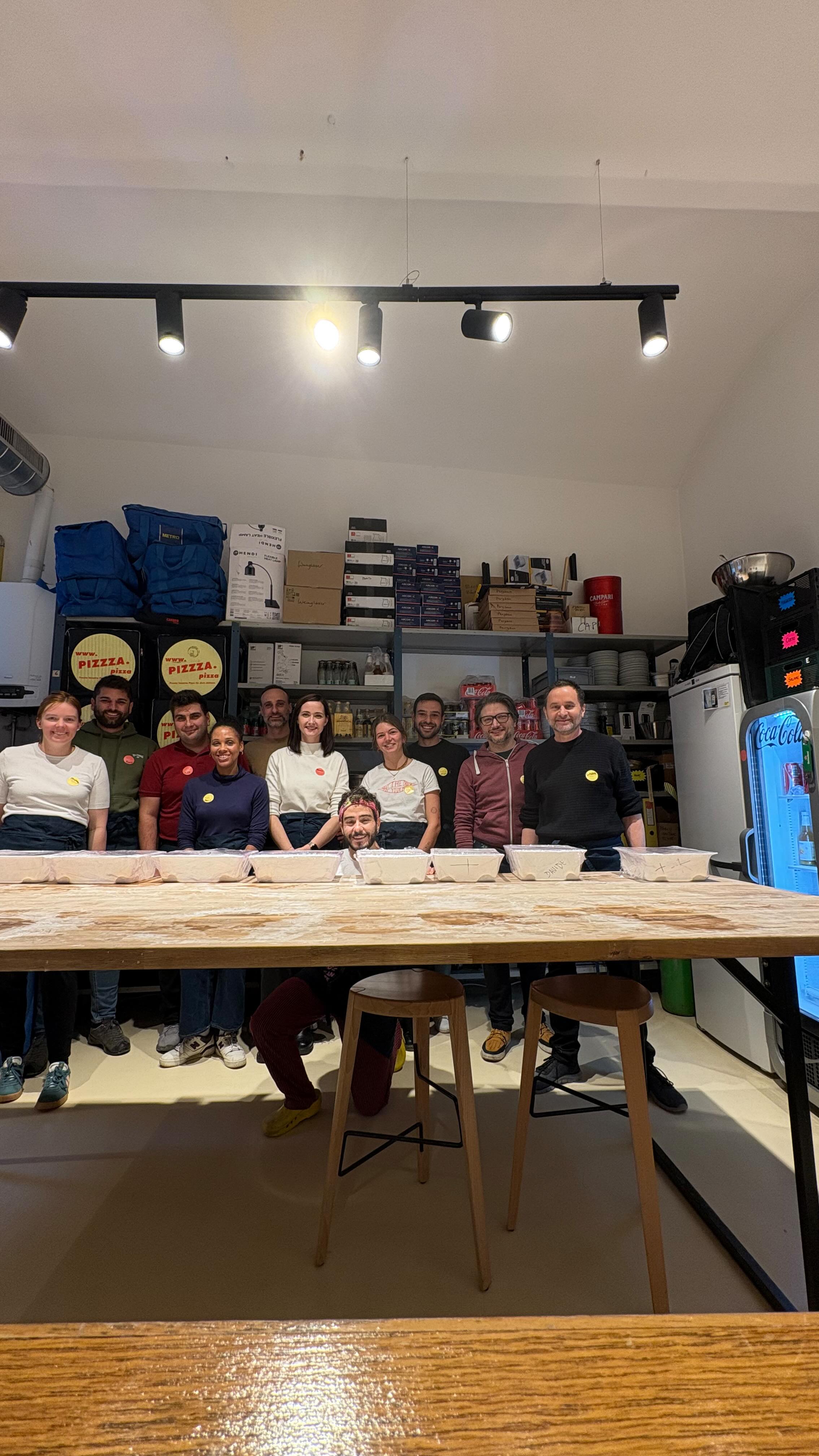 Got a friend or family member who’s a total pizza freak? 🎄🍕
Still clueless about what to get your partner for Christmas? 👀
Give them the gift of doughy magic!
Our Pizza Workshop is the ultimate present for every pizza lover: loads of pizza, plenty of Aperol, big smiles, and the secrets to making the best Neapolitan dough right at home.
What are you waiting for?
Jump onto www.scuola-volante.at and secure your spot for the next Pizza Workshop! 🎅🔥🍕
#scuolavolante #pizzaworkshop #viennaevents #viennalife #viennafood #wienliebe #wienfoodie #neapolitanpizza #pizzanapoletana #pizzaclass #cookingclassvienna #christmasgiftideas #christmasinvienna #pizzaobsessed #pizzalover #aperolspritz #thingstodoinvienna #italianfoodlover #foodexperience #workshopvienna #funinhvn #xmasgifts