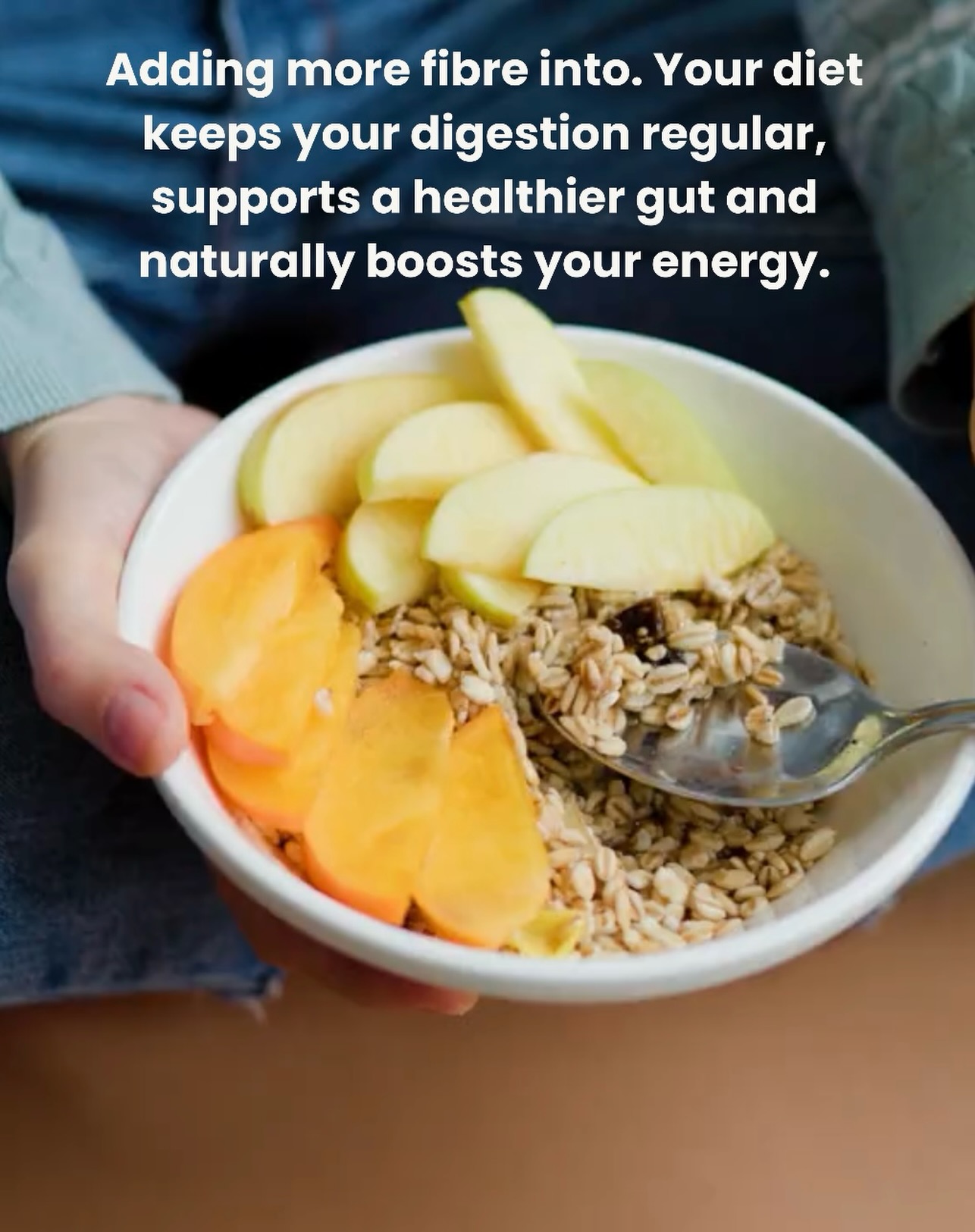 Your gut thrives on fibre.
It feeds your good bacteria, supports regular digestion, and keeps your gut lining healthy one of the simplest ways to feel lighter, clearer and more energised whilst improving skin health.
Good Gut = Good Skin
If you struggle to get enough through food, a few supplements can help support your gut routine:
• Probiotics to rebalance the microbiome
• Magnesium to gently support digestive movement