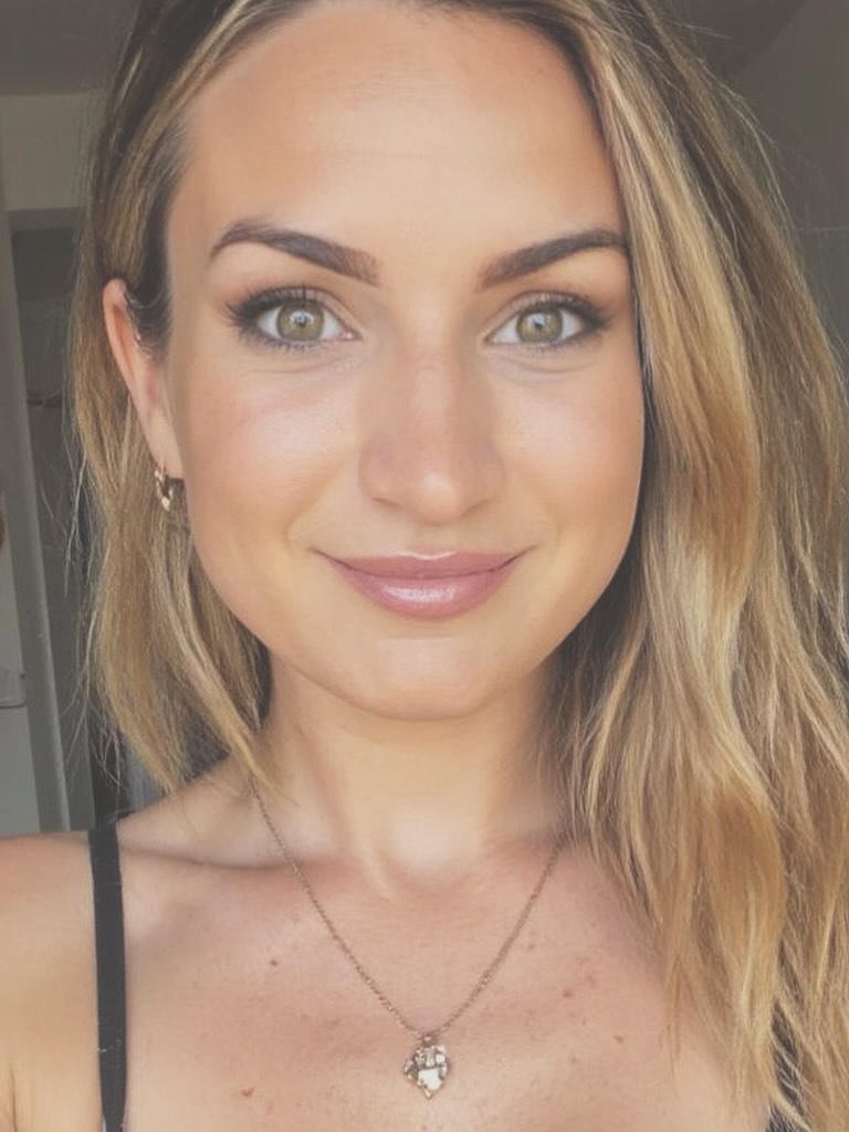 ✨ “Exciting things are on the way!” ✨
Hi, ich bin Janina🌿
Ich zeige natürliche Make-up Looks und kreative Shootings. Gerade wird hier ein wenig umgestaltet – bald gibt es neue Inhalte, neue Konzepte und Kooperationen uvm. die euch noch mehr Inspiration für besondere Anlässe liefern.
Stay tuned✨
#SomethingNew #ComingSoon #NaturalBeauty #SoftMakeup #PhotographyInspo #WeddingIdeas“