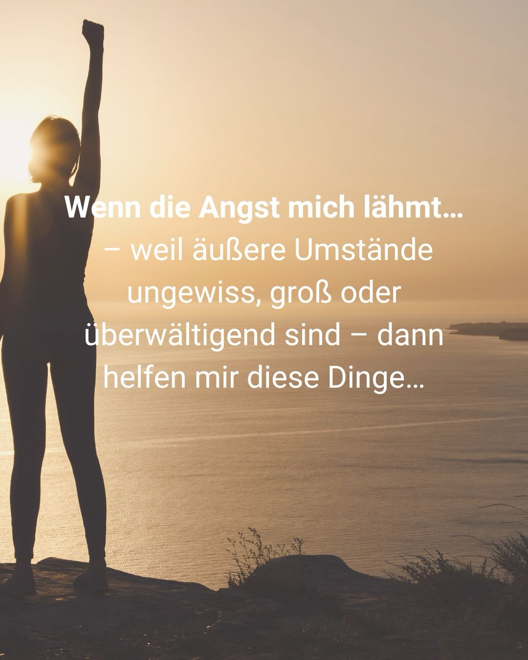Manchmal fühlt sich das Leben an, als würde der Boden unter den Füßen wackeln.
Äußere Umstände, Entscheidungen, Übergänge – all das kann Angst auslösen, selbst wenn wir eigentlich wissen, dass wir stark sind.
In solchen Momenten erinnere ich mich bewusst daran, was mir hilft:
meinen Körper zu beruhigen, mich wieder zu spüren, Unterstützung reinzulassen und Schritt für Schritt Vertrauen zu üben. Ich muss das nicht perfekt können. Ich muss es nur liebevoll versuchen.
Vielleicht findest du dich in manchen dieser Schritte wieder – im Atmen, im Wald, im Tanzen, im Kontakt zu Menschen, die dir gut tun.
Vielleicht spürst du gerade selbst, dass du dir Zeit schenken darfst. Dass du dich halten darfst.
Und dass du nicht alleine bist.
✨💛🤗
👉Vergiss nicht, dir selbst die Erlaubnis zu geben, dass Heilung nicht linear ist.
Manchmal fühlt es sich an wie zwei Schritte vor, einen zurück.
Oder wie ein Tag voller Klarheit – und am nächsten Tag wieder Nebel.
Das ist kein Rückschritt.
Das ist dein Nervensystem, das lernt.
Das ist Wachstum in Wellenform.
#mentalhealth #anxietyrelief #anxietyhelp
#selbstfürsorge #healingjourney #mindfulnesspractice #trusttheprocess #youarenotalone
