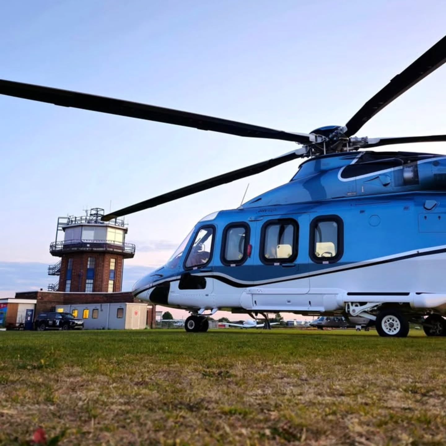 Summer #tbt
This beautiful AW139 sat in front of our historic control tower awaiting its passengers.
#aw139 #controltower #throwbackthursday #summer #rotary #helicopters #heli #helicopterpilot
#summerevenings☀️