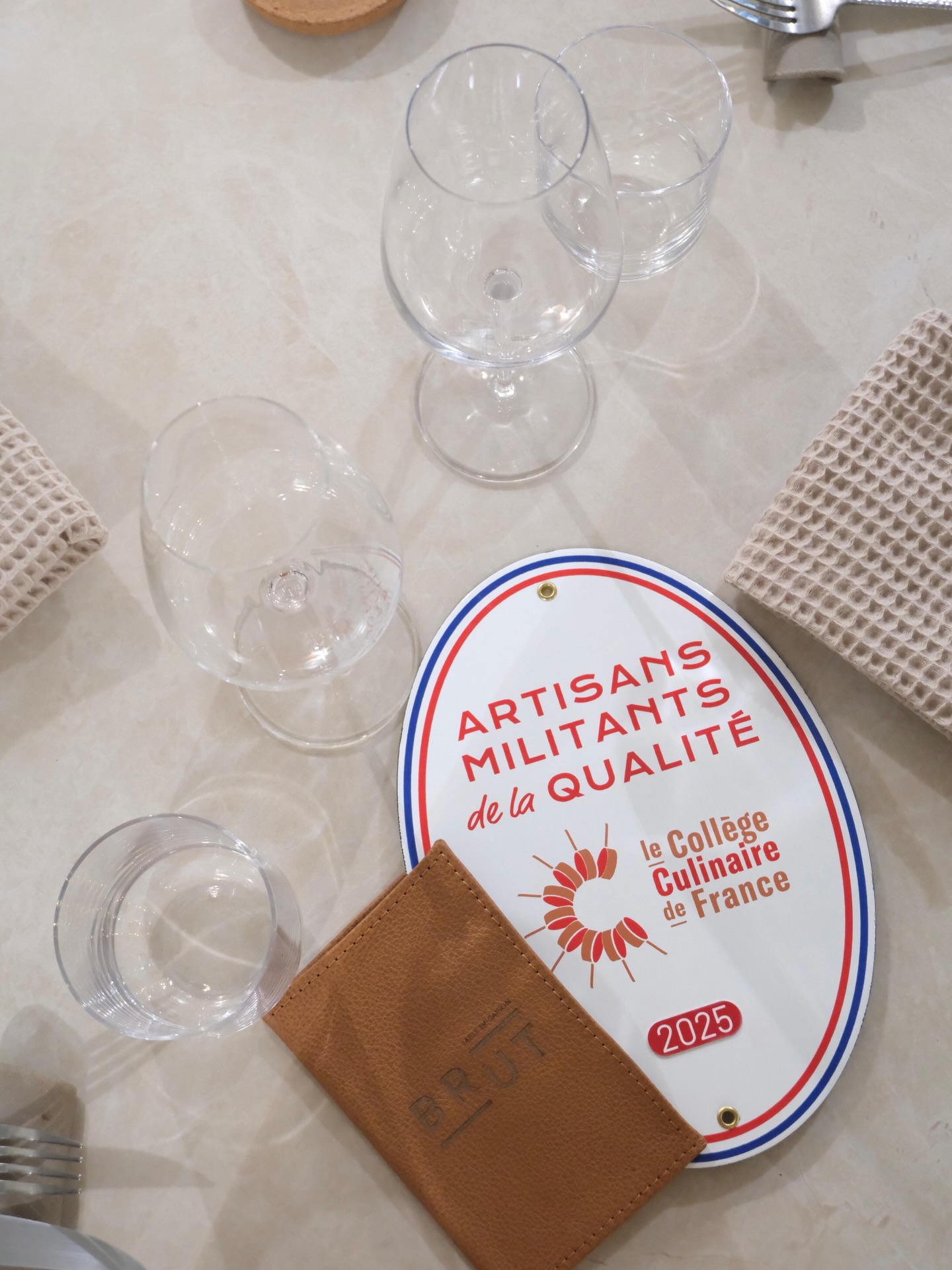 Nous sommes très fier de vous annoncer que @brut-tabledesaison à reçu le label Artisans Militants de la Qualité décerné par le Collège Culinaire de France.
Créé en 2011, le Collège Culinaire de France rassemble des hommes et des femmes passionnés, engagés activement pour promouvoir l’artisanat et la diversité culinaires comme alternatives durables à l’industrialisation et à la standardisation de l’alimentation, de la restauration et de la production.
#brut #tabledesaison #Gastronomie #RestaurantLove #collegeculinairedefrance #collegeculinaire #CuisineGourmande #ChefCuisine #Restaurantsaintdeluz #DéliceCulinaire #ArtCulinaire #CuisineLocale #DînerGastronomique #TableGourmet #SaveursDuMonde #PlatsGourmands #MenuDuJour #ExpérienceCulinaire #BonAppétit #Restaurateurs #FoodieFrance #PlatsSignature #CuisineDeSaison #saintjeandeluz #collegeculinairedefrance #collegeculinaire @collegeculinairedefrance @collegeculinairedefrance @ju_dltr @alexis.caloone