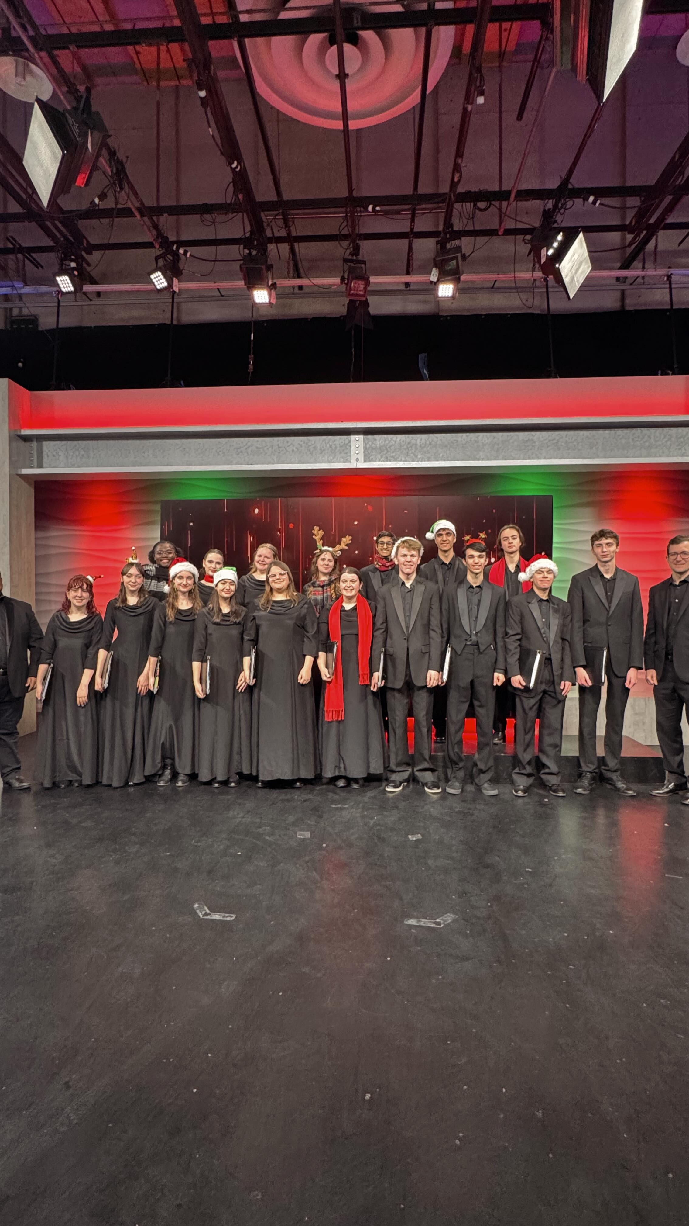This morning, The Cleveland Orchestra Youth Chorus Chamber Ensemble performed a few selections from the upcoming holiday concerts at @fox8newscleveland. 🎄❄️