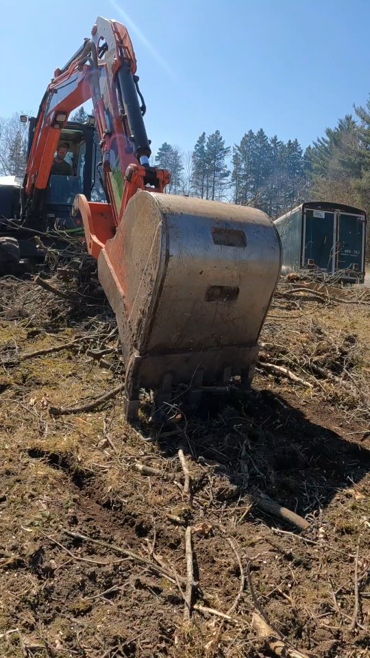 Brush clean up
#miniexcavator #kubota #heavyequipment