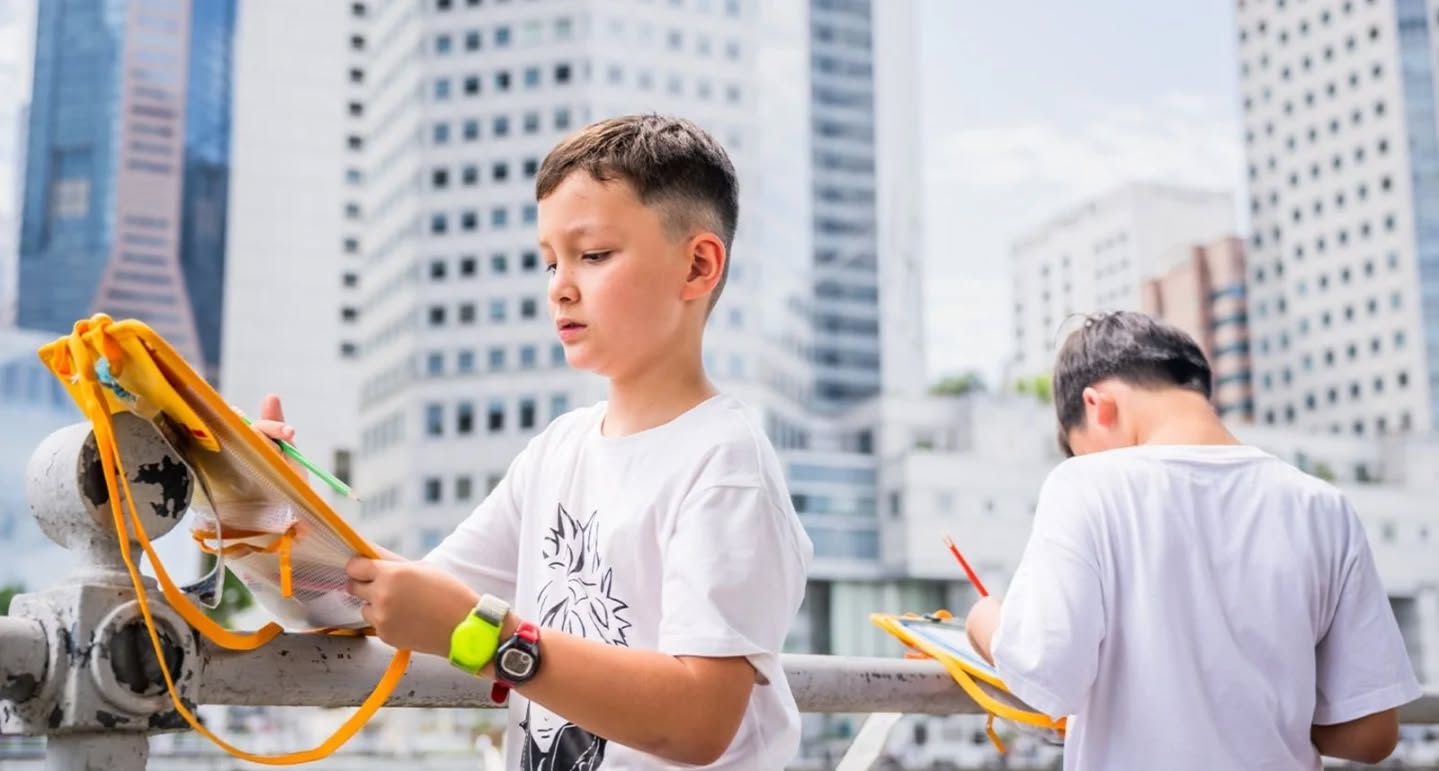 We are thrilled to share that Art Wonderland is partnering with National Gallery Singapore for an all-new ARTventure β a half-day creative camp designed to spark curiosity and inspire young makers!
Step into the colourful world of Southeast Asian and European Impressionism as children learn to observe light, colour, and movement just like the Masters. Through hands-on activities and guided exploration, theyβll discover the joy of plein air painting and the magic of creating art outdoors.
A key feature of this programme is an exclusive guided experience at Into the Modern: Impressionism from the Museum of Fine Arts, Boston β the largest French Impressionist exhibition ever presented in Southeast Asia.
Fuelled by these artistic encounters, participants will head to the Gallery Roof Garden and Padang Deck to paint their own open-air masterpieces under the guidance of our Art Wonderland facilitators.
π Fee: $35 per participant
π Limited slots available β register early to secure your childβs spot!
π Register here: https://www.nationalgallery.sg/sg/en/workshops/artventure.html#about
This is a drop-off programme recommended for children aged 8β12 years.
Two sessions are available; each participant may sign up for one session only.