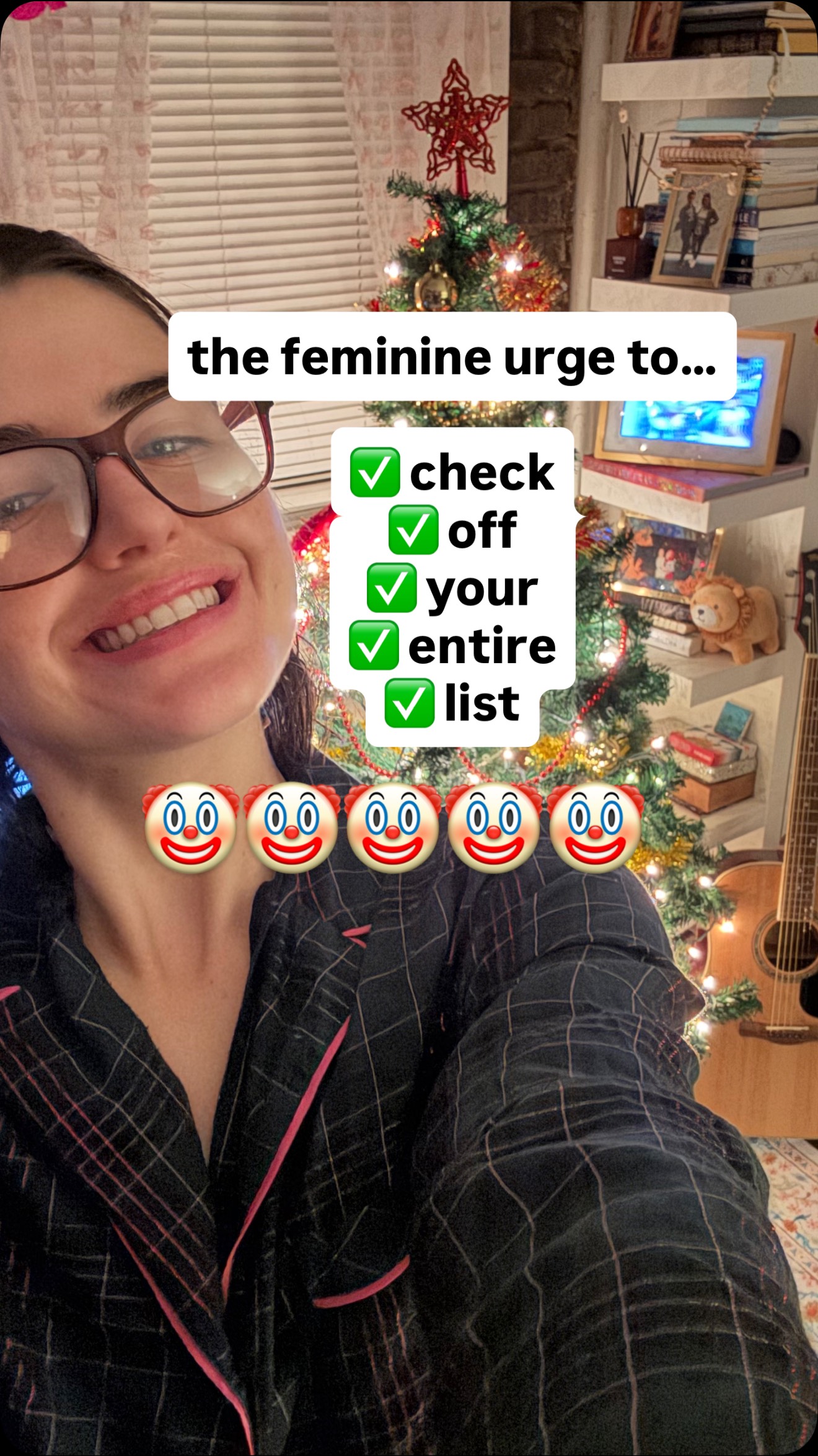 Here are some ideas for your ONE task!….
- 8k steps daily
- Take 3x10 minute walks 4 days per week
- Do 30 mins of strength training 3x week
- Stretch for 10 minutes every evening before bed
- Have a 30g protein shake with breakfast
My focus for December will be strength training 3x per week for 1 hour! I already have plans to workout at a gym when I’m home for the holidays and my family knows I will be doing this no matter what!
Grab a sheet of paper or your notes app to track your progress.
Let’s sleigh the house down boots into 2026 doll xoxo
#nycpersonaltrainer #onlinefitnesscoach #strengthtrainingforbeginners #fitwithajp