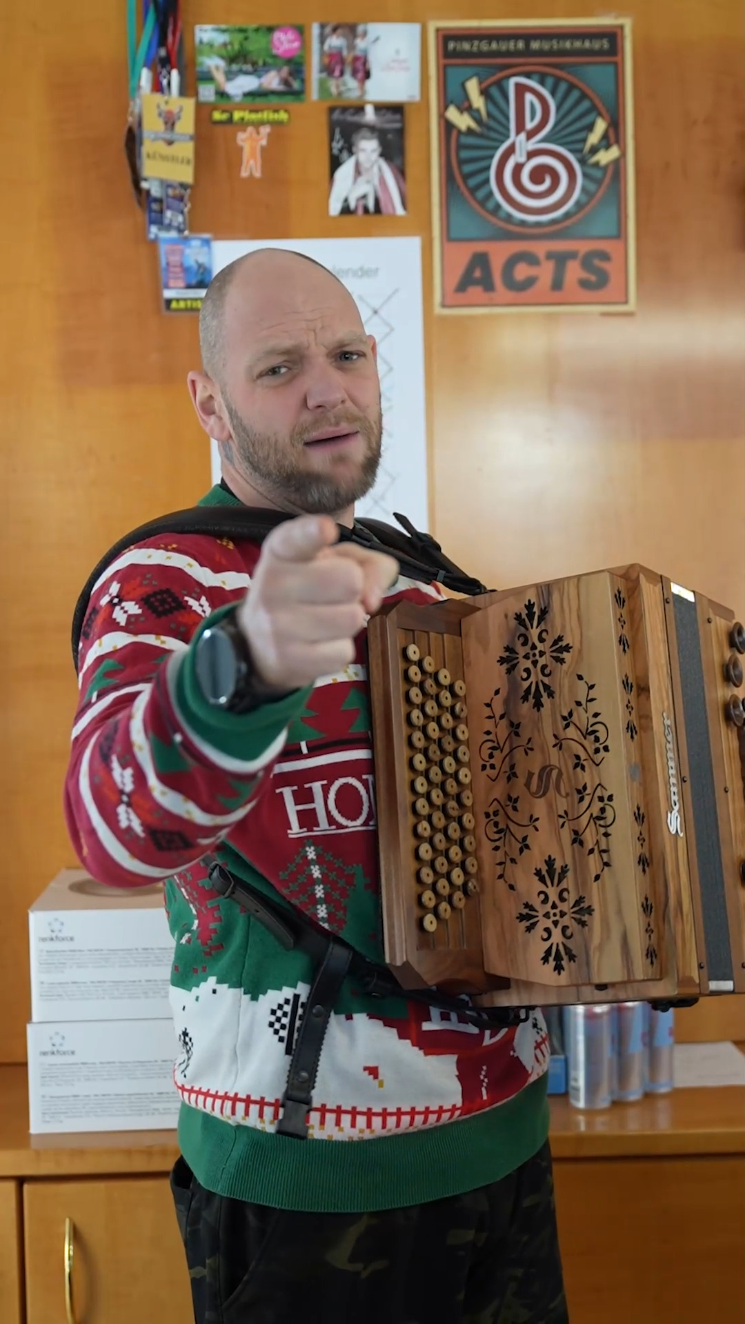 Diese Aktion ist zu gut, um sie nur auf Weihnachten zu beschränken 🎄
Deshalb verlängern wir sie bis Mitte Jänner 🔥 🪗
#sammerharmonika #harmonika #akkordeon #quetschn #aktion #musicstore #pinzgauermusikhaus #fyp #welovemusic #salzburg #zellamsee #ausverkauf #weihnachtsgeschenke #volksmusik #musikinstrument