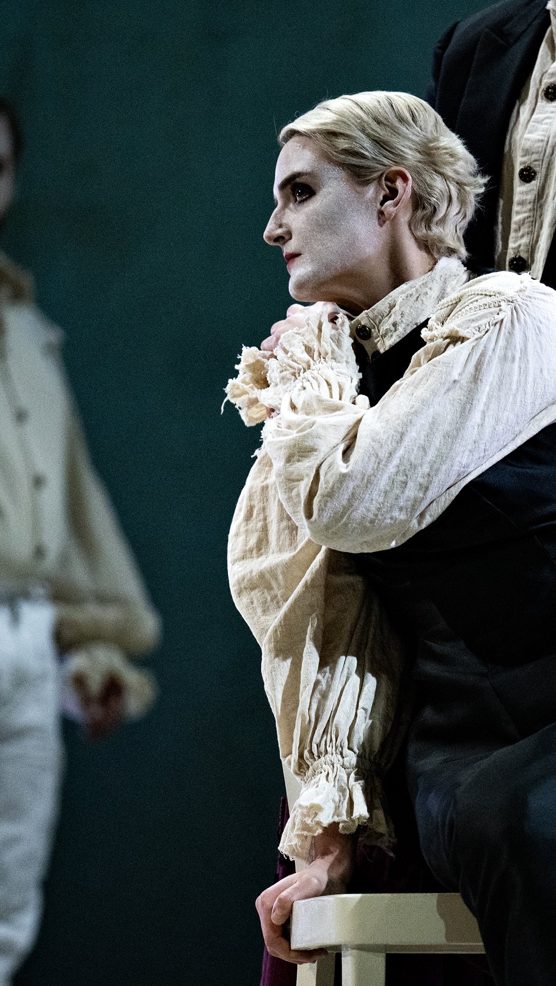 An excerpt from the beginning of Agostino Steffaniās opera āAlcibiades, Enjoying his Freedom.ā
āDer in seiner Freiheit vergnügte Alcibiadesā
Itās been a privilege to bring this lesser known opera to life as part of the Baroque Festival, Winter in Schwetzingen;
āLa LibertĆ contentaā documents the Peloponnesian War with the opera revolving around real historical figures rather than mythological gods.
Bringing the Athenian Princess Aspasia to life has been an utter privilege and an opportunity to embody strength, will, desire and power as a woman onstage.
9 more shows to go, and Iām looking forward to sharing the journey of this Baroque gem with you as it unfolds.
Xxx
Amber
#baroque #baroquemusic #winterinschwetzingen