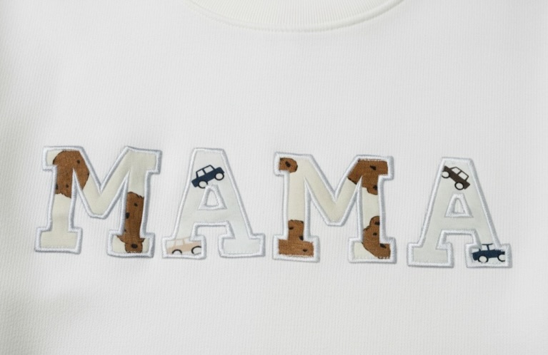 💛 Een stukje van je kleintje altijd bij je dragen 💛
Van 15 t/m 20 december krijg je 15% korting op onze Mama-sweaters! ✨
Let op: de code MAMA10 kan alleen door de eerste 5 gebruiksbeurten gebruikt worden, dus wees er snel bij!
#mamasweater #herinneringsweater #fleurigenfijn #kerstcadeau