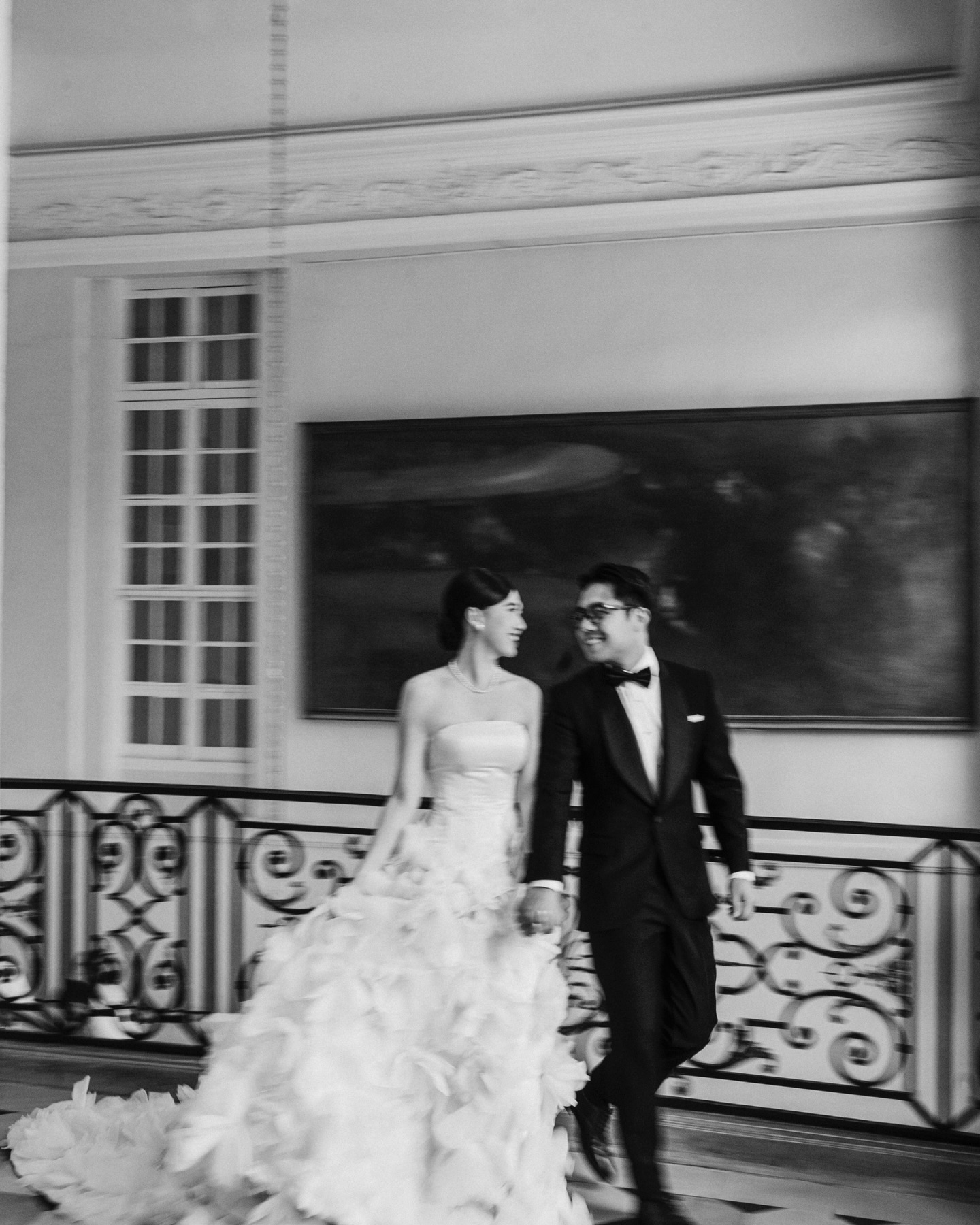 A moment reduced to what really matters.
Black and white has a way of quieting the noise—letting connection, movement, and emotion take the lead.
For pre-wedding sessions, the best choice is always the one that feels honest to you. No trends, no pressure. Just a mood that matches your story.
Would you go timeless, modern, or something in between?
.
.
.
.
Visit our bio for more tip & inspired stories.
#parisprewedding #parispreweddingphotography #preweddingparis