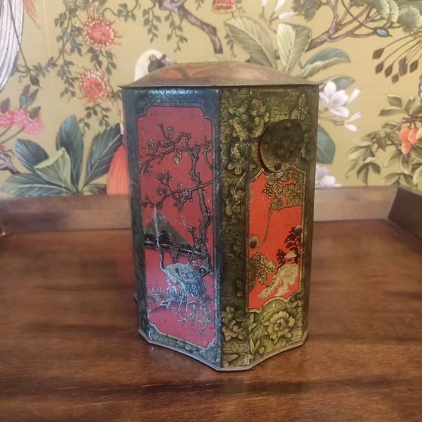 https://www.objetdart-stuff.co.uk/product-page/antique-early-20th-century-geo-bassett-hexagonal-tea-caddy-tin-chinese-motifs #stufftoyouandme #objetdart