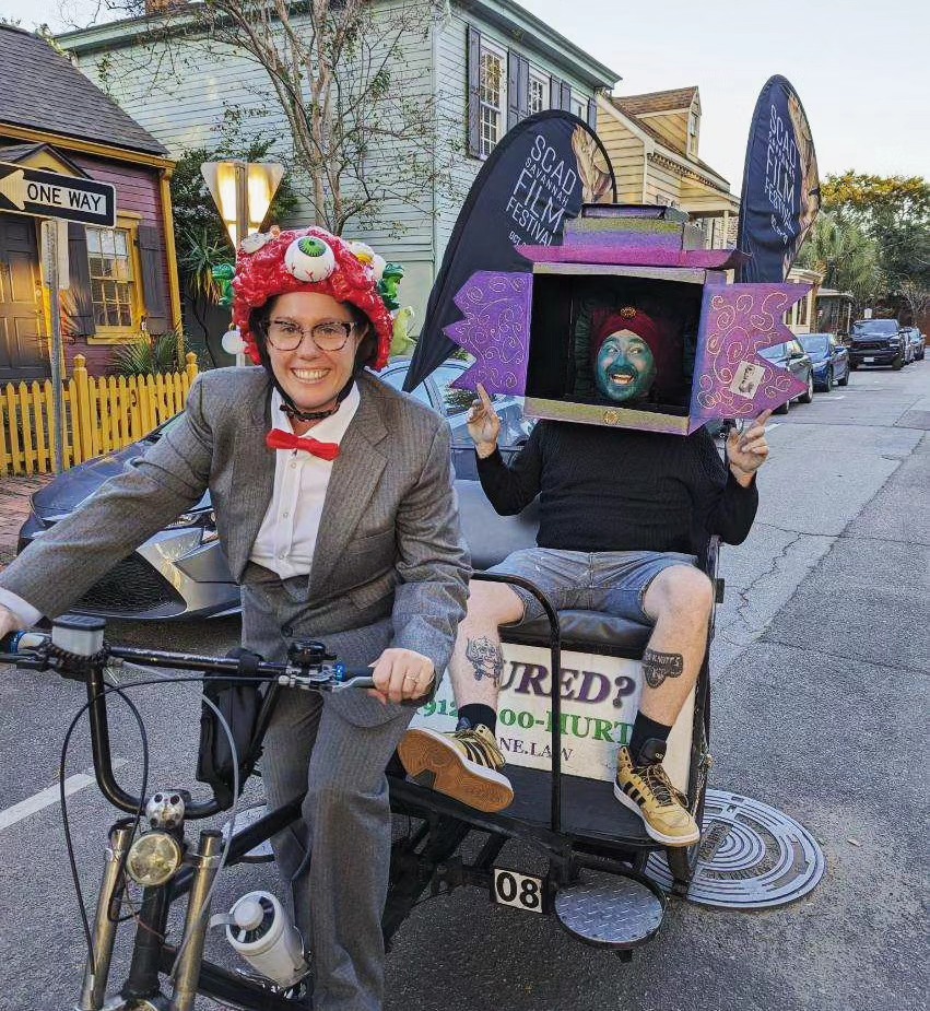 Time to get spooky! 👻 🎃
#halloween #Savannah #pedicab #biketaxi #rideblue #pedalpower #bestcostume #spc