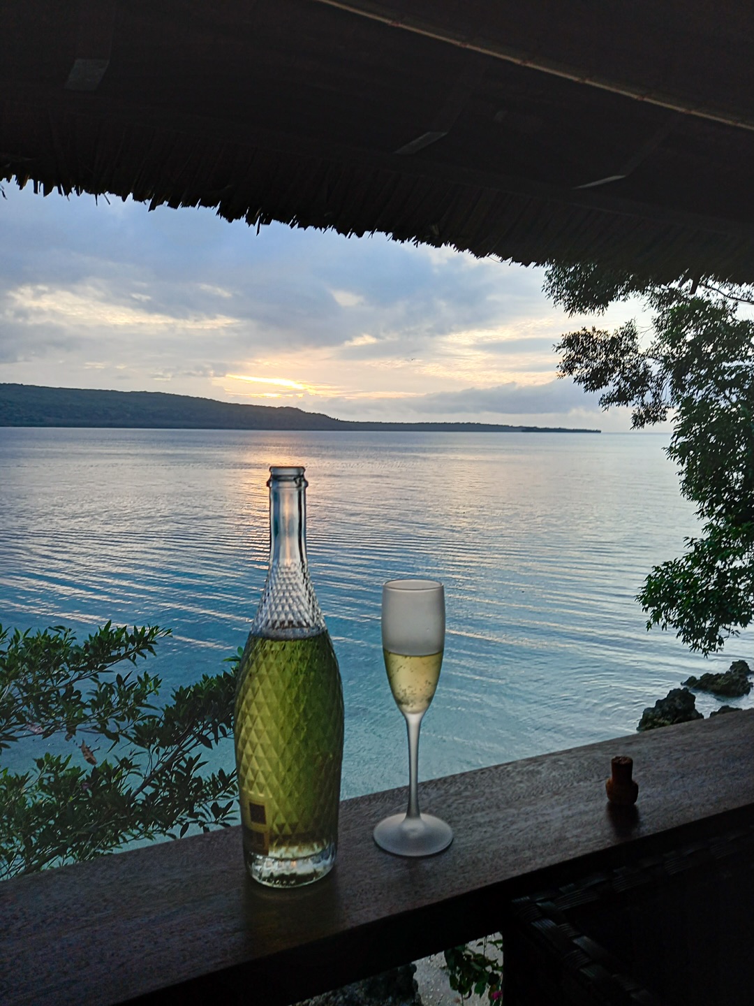 ๐๐ฎ๐ซ ๐ง๐๐ฐ ๐ช๐ฎ๐ข๐๐ญ-๐ฅ๐ฎ๐ฑ๐ฎ๐ซ๐ฒ ๐จ๐๐๐๐ง๐๐ซ๐จ๐ง๐ญ ๐ฏ๐ข๐ฅ๐ฅ๐ ๐ข๐ง ๐๐๐ฏ๐๐ง๐ง๐๐ก ๐๐๐ซ๐๐จ๐ฎ๐ซ, ๐๐๐ง๐ฎ๐๐ญ๐ฎ ๐บ
For years weโve shared the underwater world with divers and nature lovers who visit Vanuatu โ now we can host you right on the water too.
Just a few steps from our house reef in Havannah Harbour, Karma Waters is a peaceful, private villa for couples, dive buddies, and anyone who needs a quiet escape connected to the reef.
Snorkel, kayak, dive, relax, breathe โ or dive with passionate guides who know every inch of the reef. You can also do your own dives with your buddy.
This is the place we created by ocean lovers, for ocean lovers โ for those who want privacy, comfort, and slow days surrounded by nature.
Today weโre excited to share that the villa now has its own Instagram home as well. Weโll be posting sunset moments, tropical days, calm mornings, behind-the-scenes life and the simple beauty of living by the water.
Weโd love for you to join us there:
๐ @karmawatersvanuatu
Thank you for following and supporting everything we do โ both above and below the water.