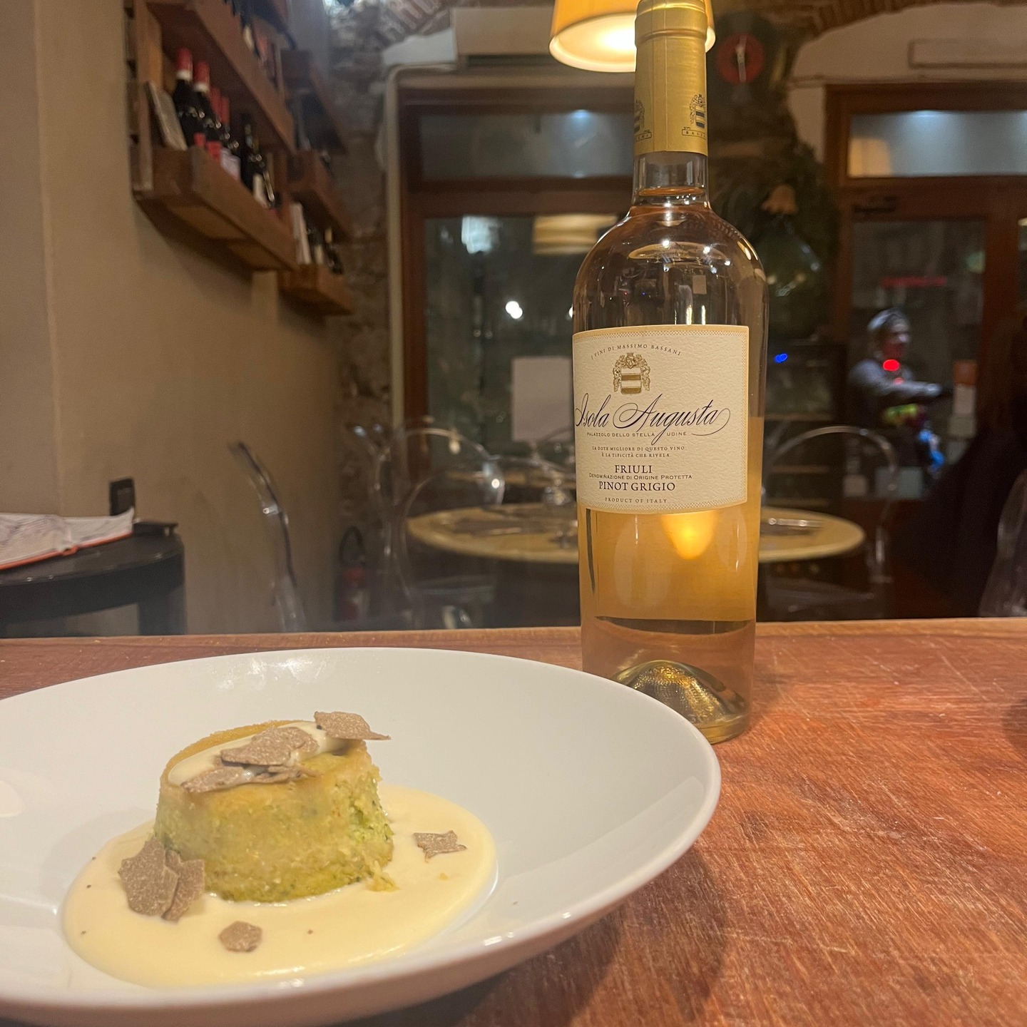 Grazie a tutti i partecipanti alla grande cena di Giovedi 27 dove con @fabio_rogledi abbiamo abbinato i vini di @isola_augusta alla nostra proposta per #tartufando2025. Per le prossime cene con degustazione vi suggeriamo seguire le nostre pagine social o di registrarsi al nostro sito www.locandatortuga.it dove otterrete anche un codice sconto da spendere sul ns shop