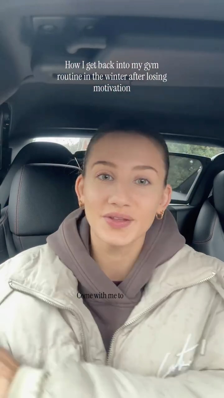 How I get back into my gym routine after losing some motivation this winter 🥶
Even as someone who loves fitness and coaches others, I don’t always have motivation! And that hasn’t been a secret this month. I’ve still been at the gym minimum 2-3 times a week but not the usual 5, winter its dark and cold which I find makes getting out difficult and I know I’m not the only one. So, I thought it would be helpful to share how I get myself back into my routine… follow for the next videos in this series 👀
Just realised the drink at the end looks like a milkshake😆😆 I promise it’s not it’s a fresh shake made with banana milk protein powder, cocoa, and espresso… but i probably should’ve mentioned that before my clients say I’ve just given them a free pass😂
#backintoroutine #gymroutine #gymroutinetips