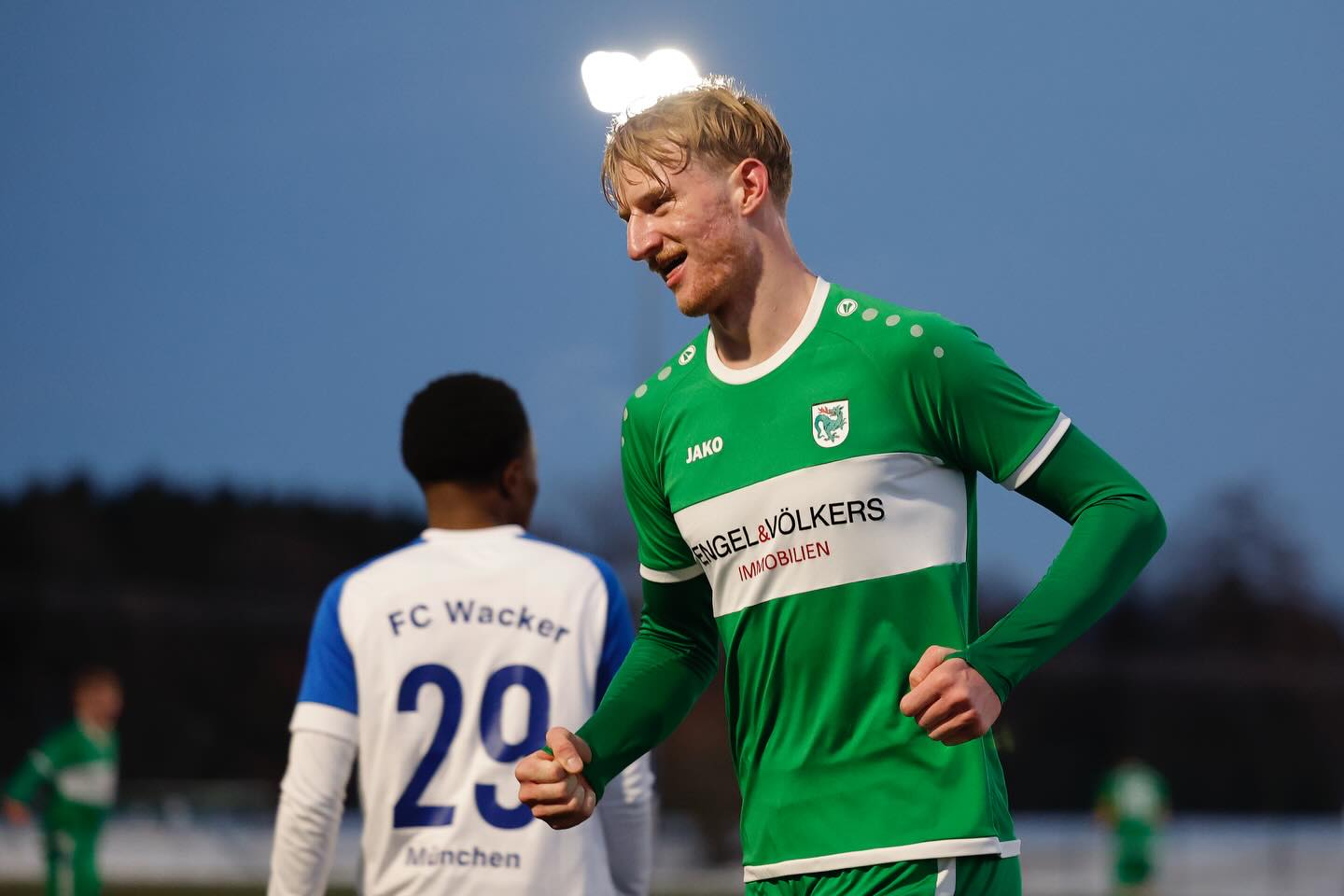 Mit breiter Brust in die Winterpause! ❄️☃️
Mit den letzten 3 Punkten in 2025 verabschieden wir uns in die Winterpause. Danke an alle Zuschauer und Helfer für diese Tolle 1. Saison Hälfte.
Weiter geht’s am 28.2.26 gegen Rosenheim!
schöne Weihnachtszeit allen🎄
#Murnau #TSV #Edid #drachen #explore #Landesliga #Team #fy #amateurfussball #fussball #foryou #oberland #dragons #jugendforscht #news #affengeil #eimmalDracheImmerDrache #🐉