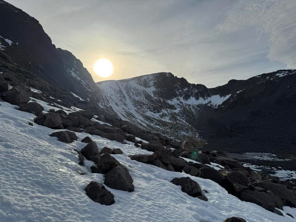 🎄MERRY CHRISTMAS and much love from the YTO Team🎅🏼
To the regulars, the occasionals, the soon to join us and the lurkers…may the festive season bring you comfy boots, dry socks, a strong yet doable hill, a magnificent view, a bog less moor, the company of people you love and peace and quiet if you’d rather just be on your own with a mince pie and Bailey’s this year.
#guidedwalks #paddleboarding #challengeevent #navigationcourses #Running holidays