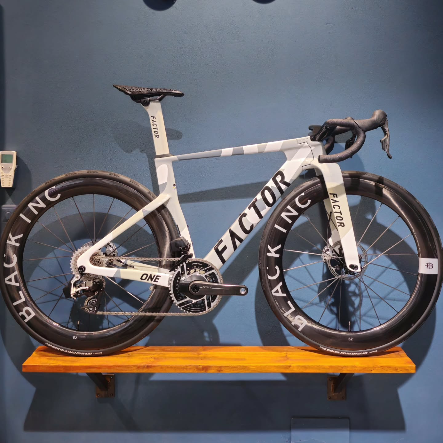 FACTOR ONE
Available at Rochat Cycles#factorbikes
#factorone
#rochatcycles